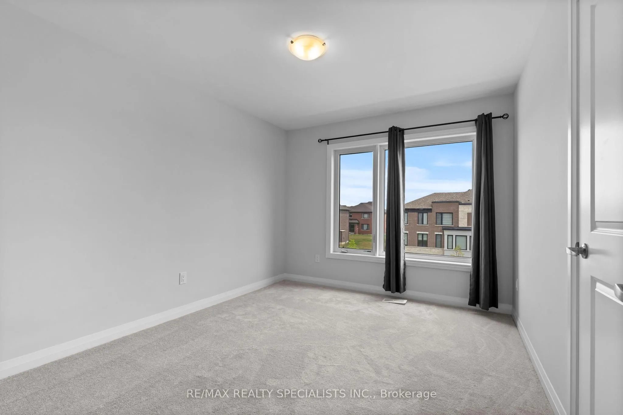 1407 Upper Thames Drive