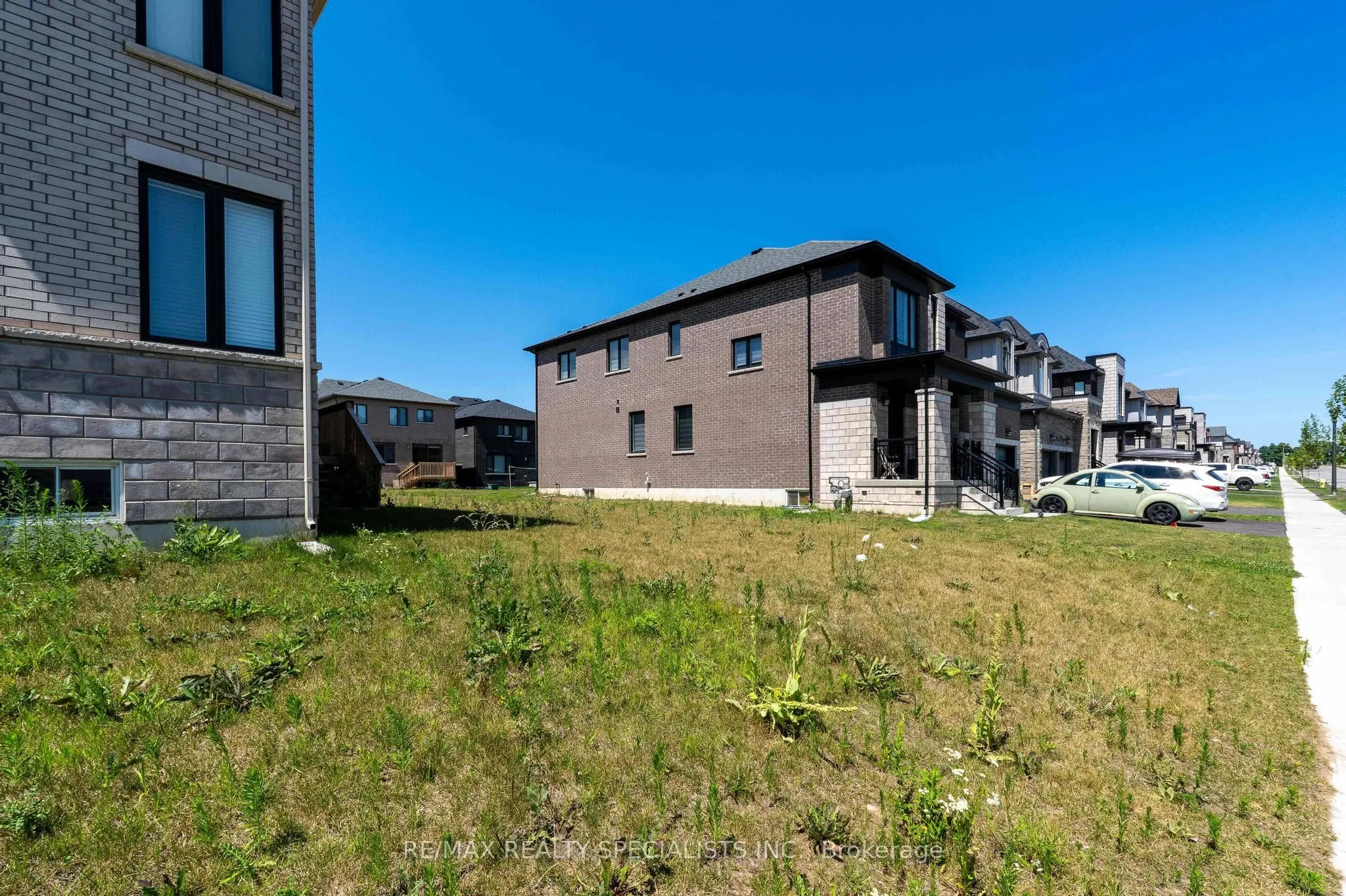 1407 Upper Thames Drive