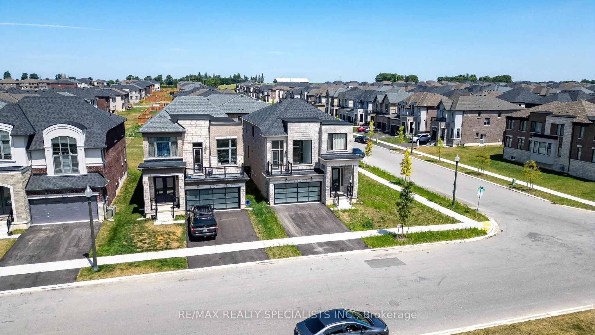 1407 Upper Thames Drive
