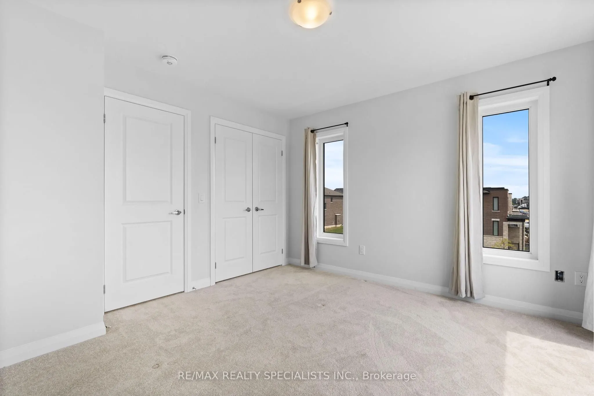1407 Upper Thames Drive