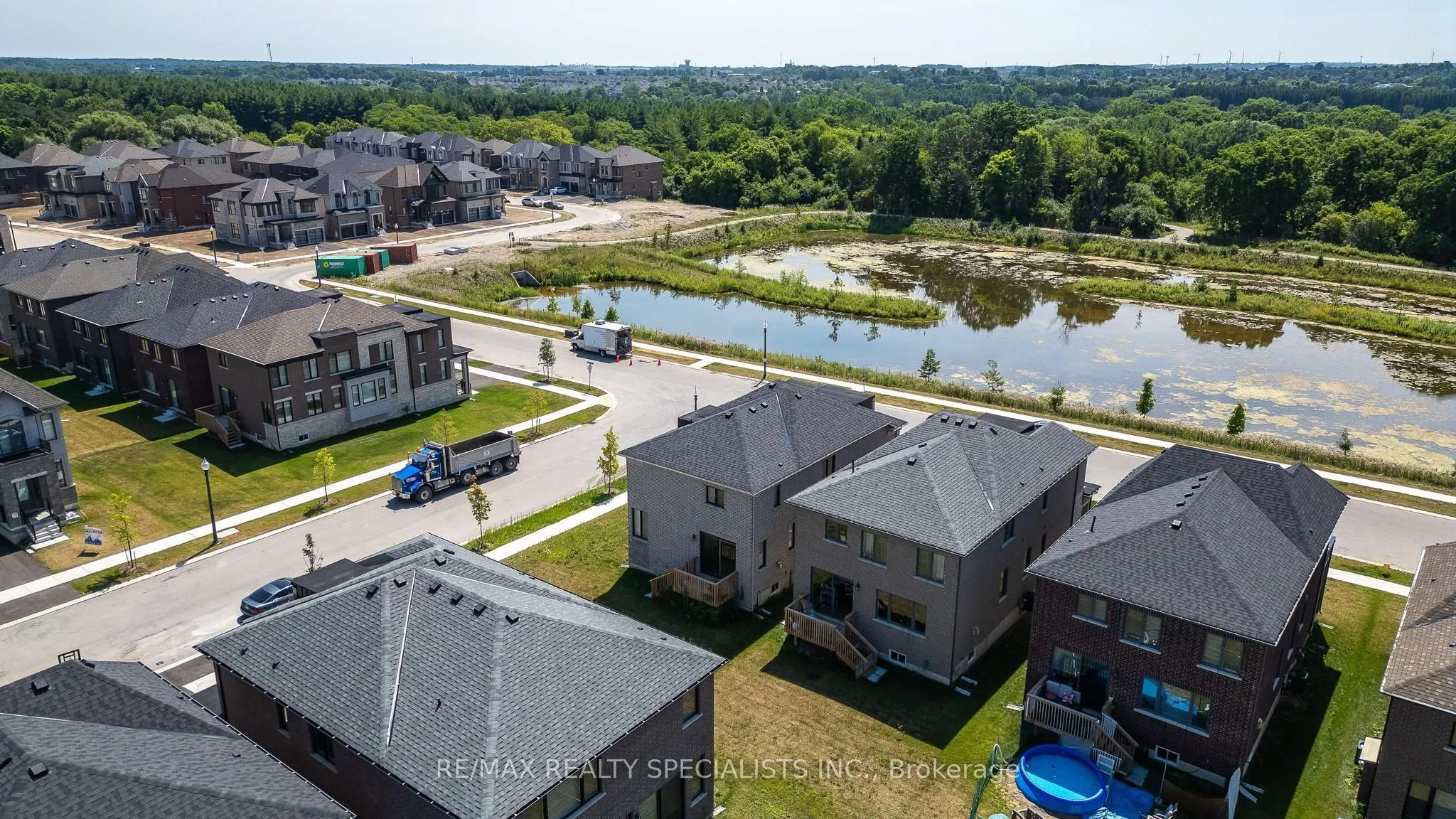 1407 Upper Thames Drive
