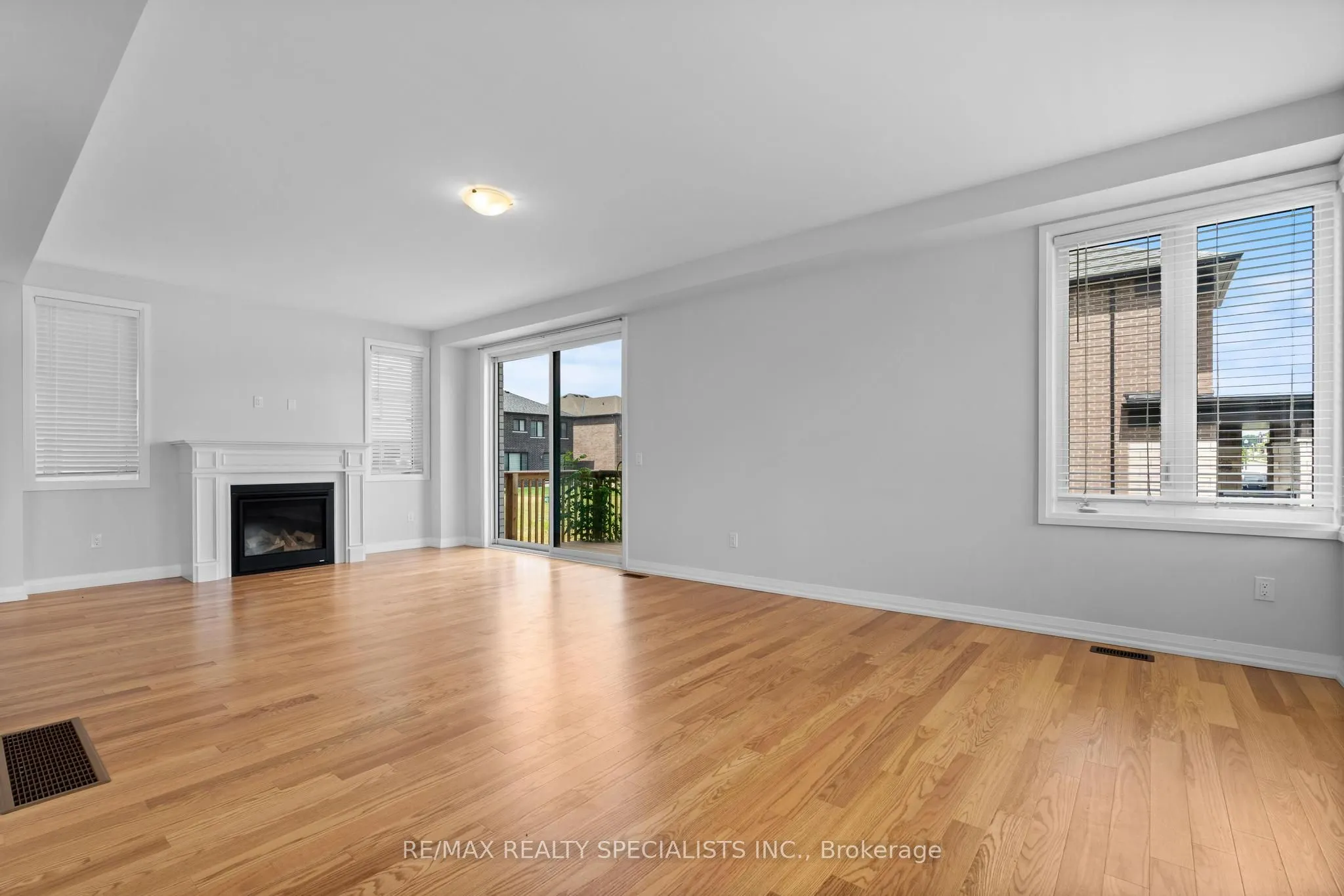 1407 Upper Thames Drive