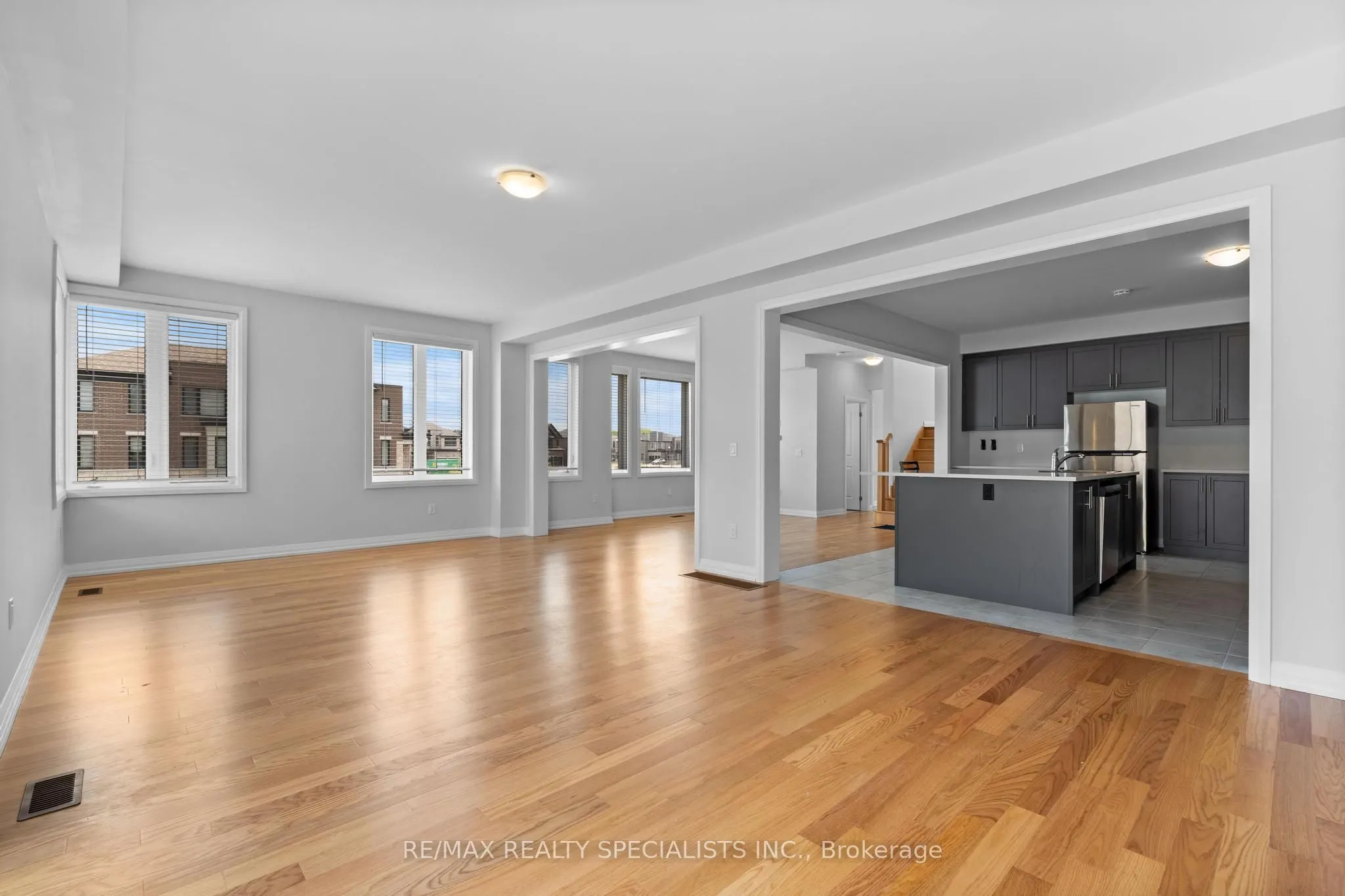1407 Upper Thames Drive