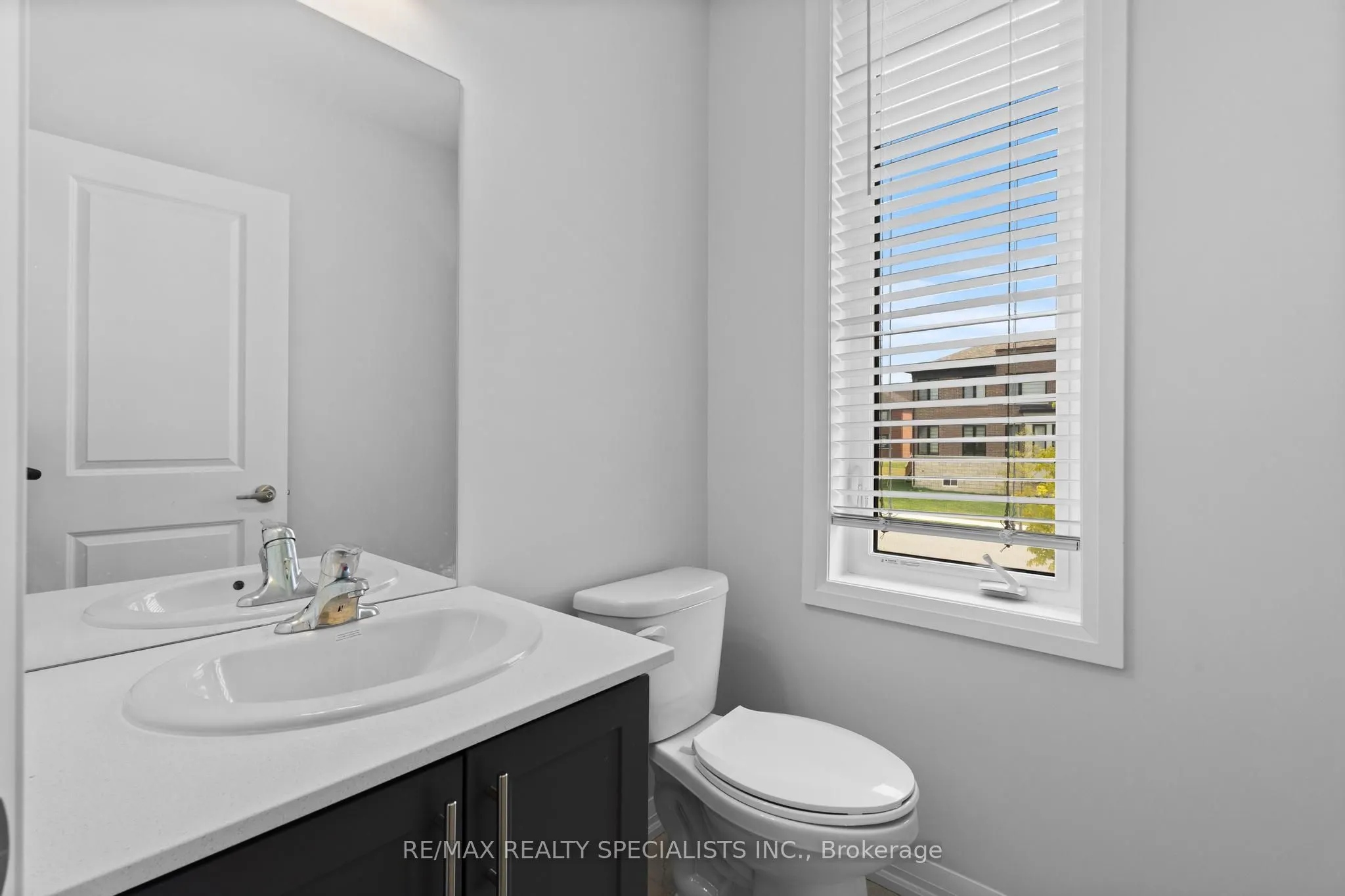 1407 Upper Thames Drive