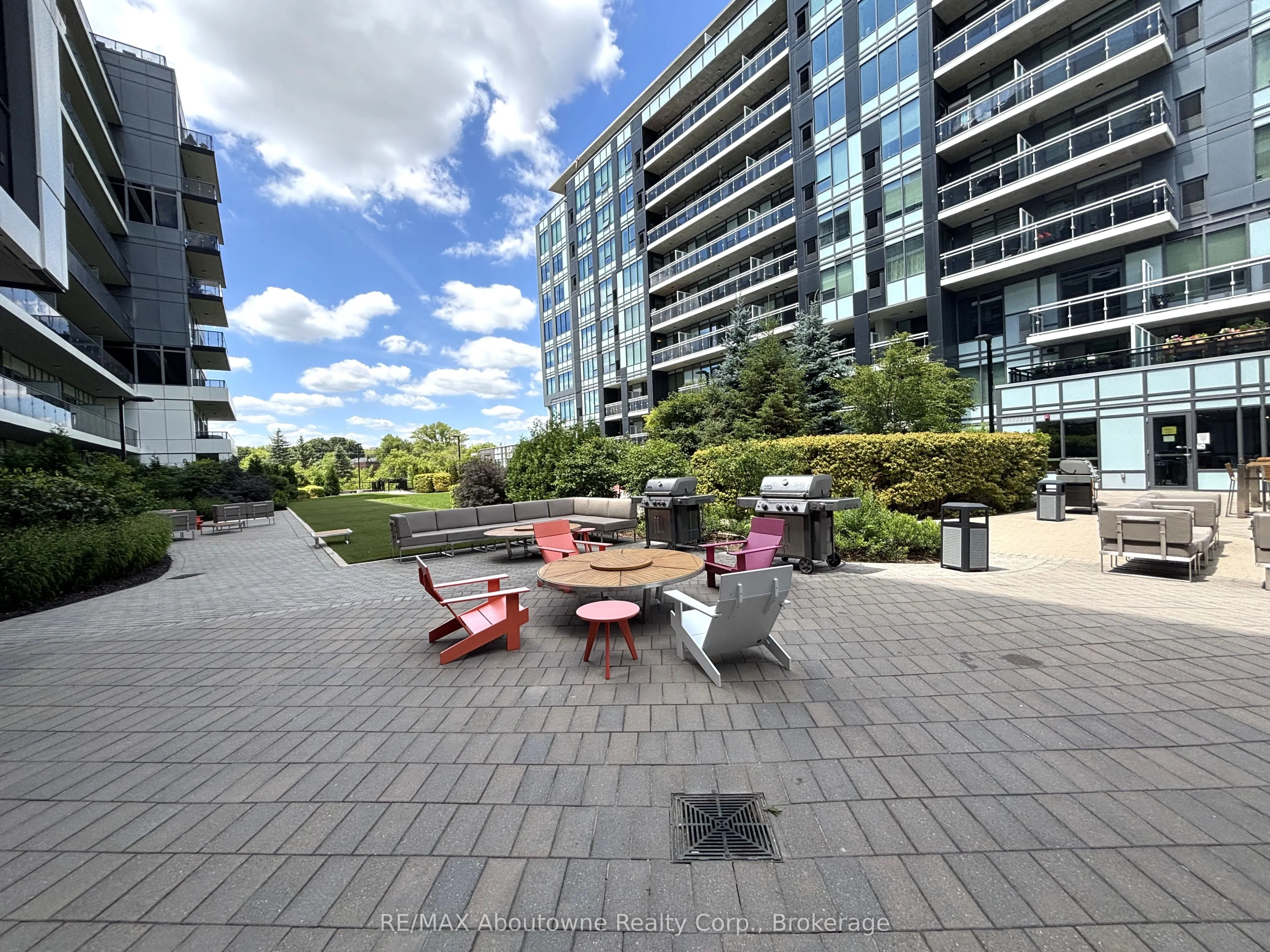 53 Arthur Street S, #RL5