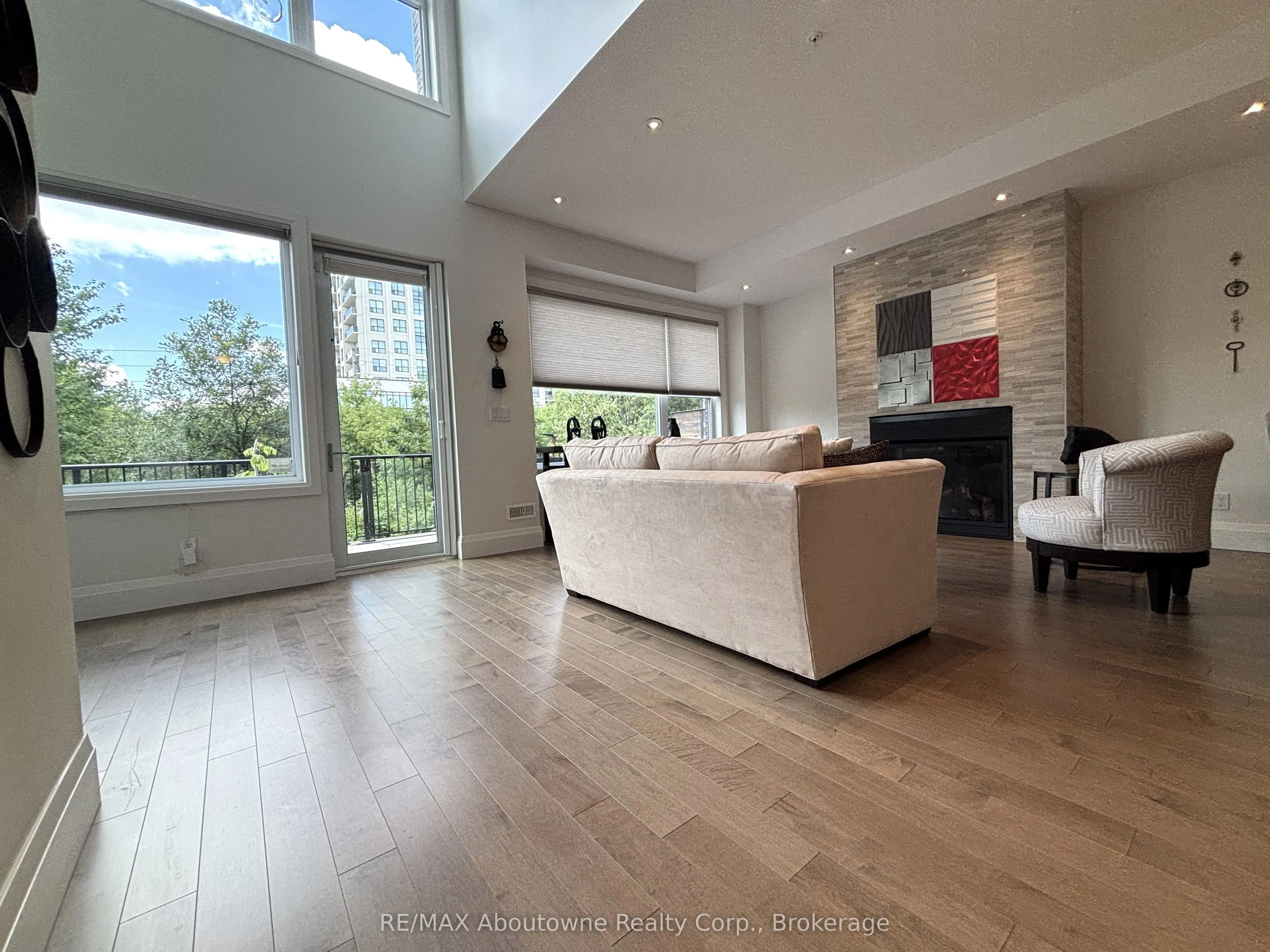 53 Arthur Street S, #RL5