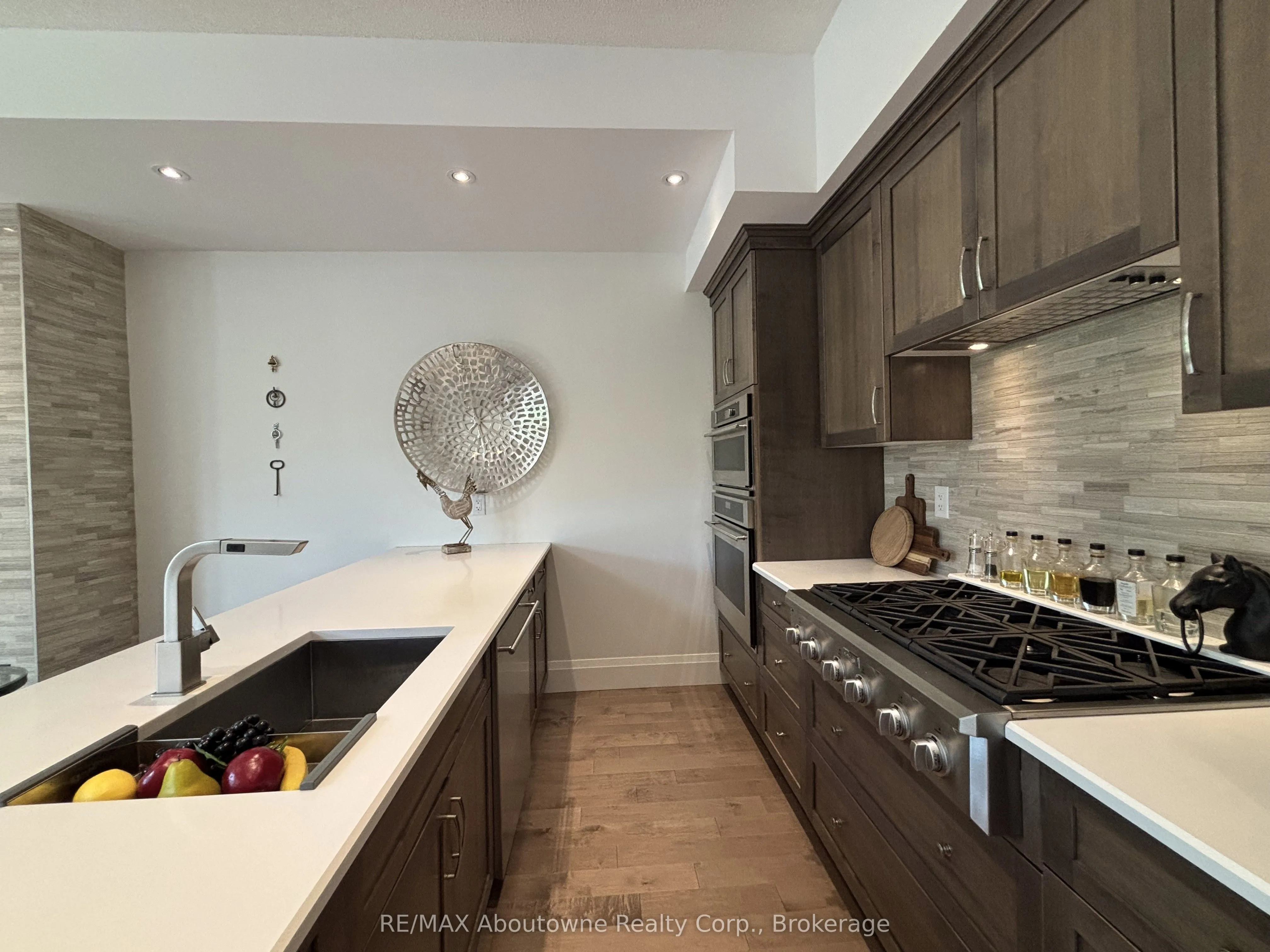 53 Arthur Street S, #RL5