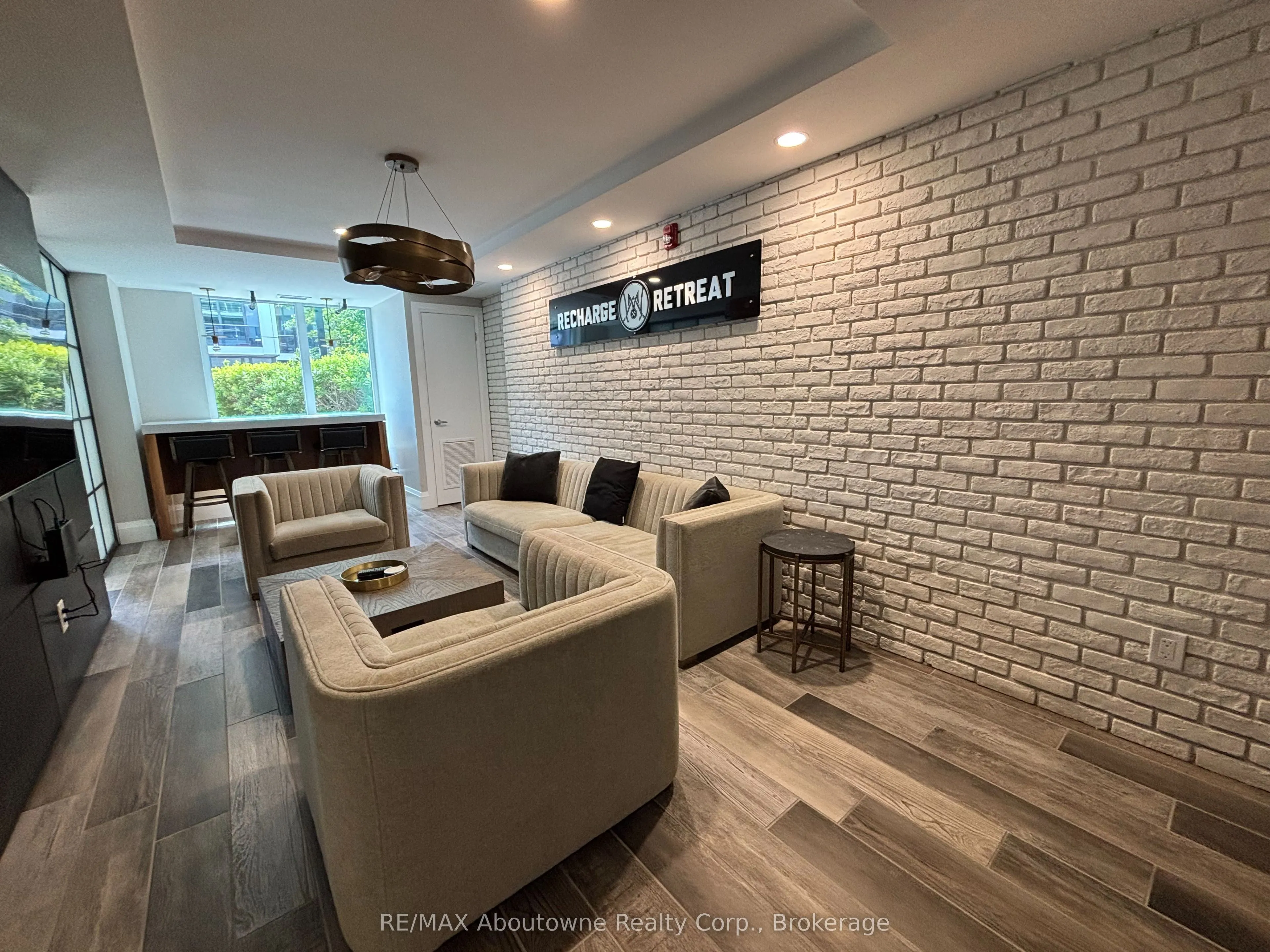 53 Arthur Street S, #RL5