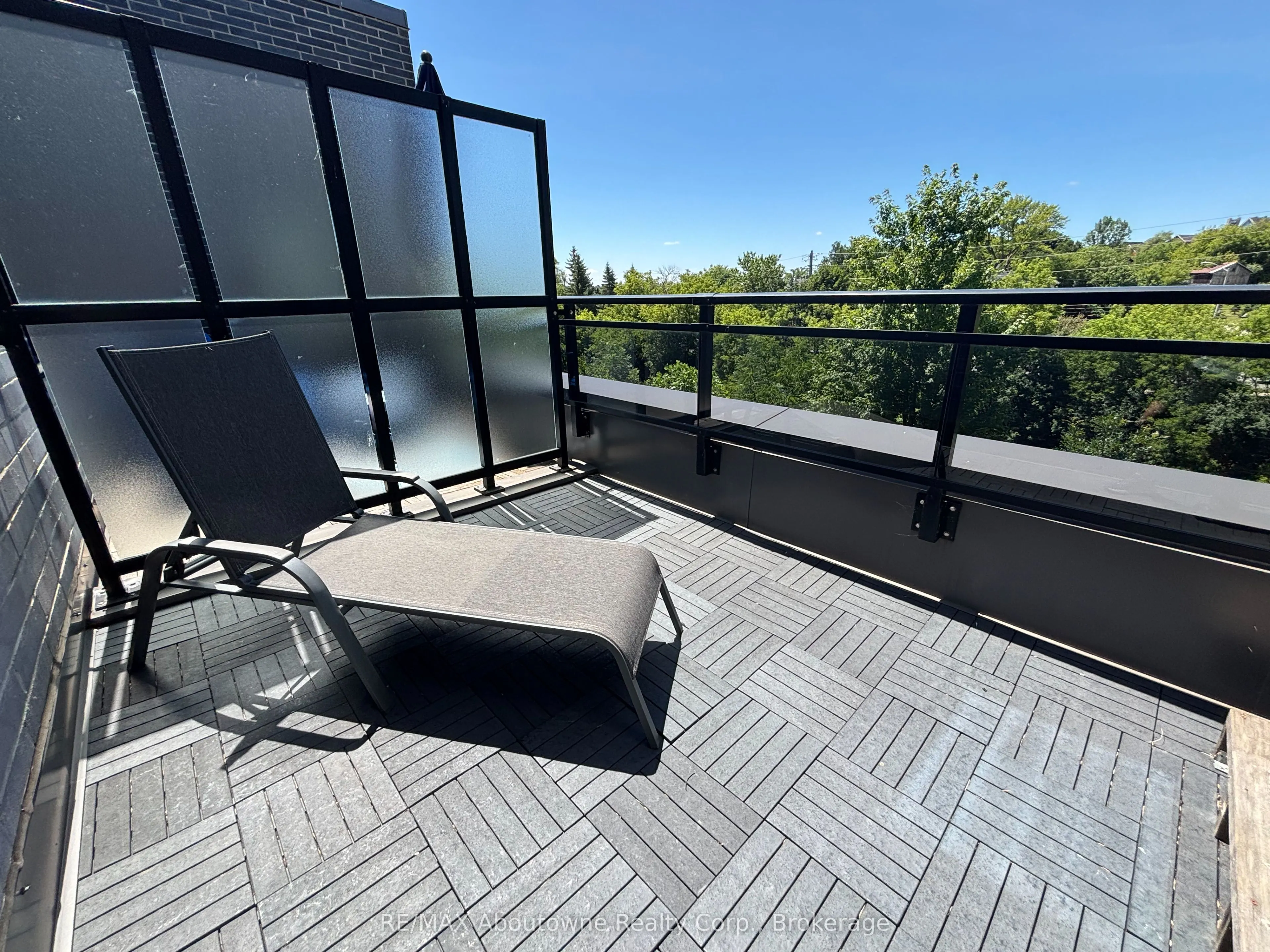 53 Arthur Street S, #RL5