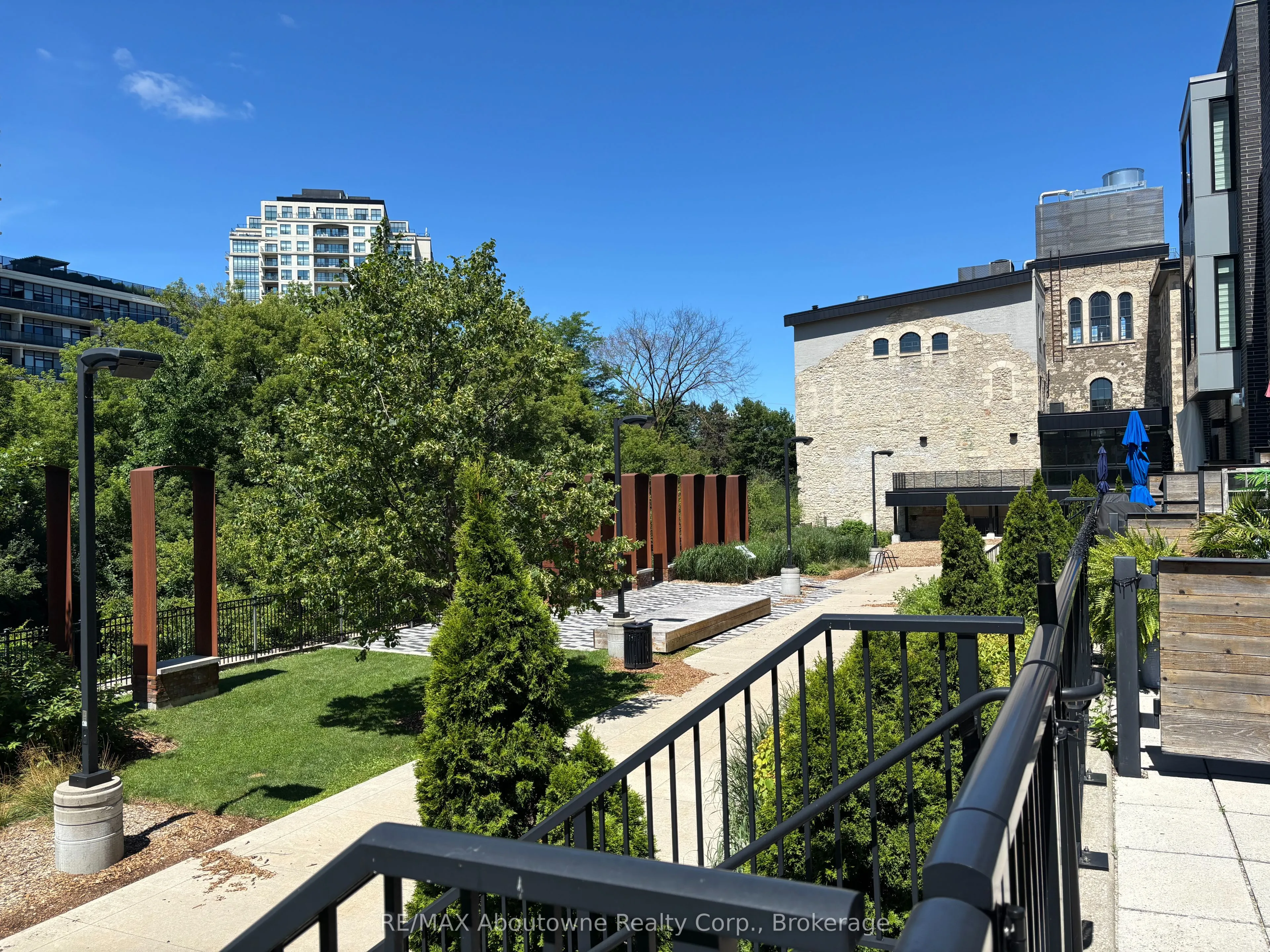 53 Arthur Street S, #RL5