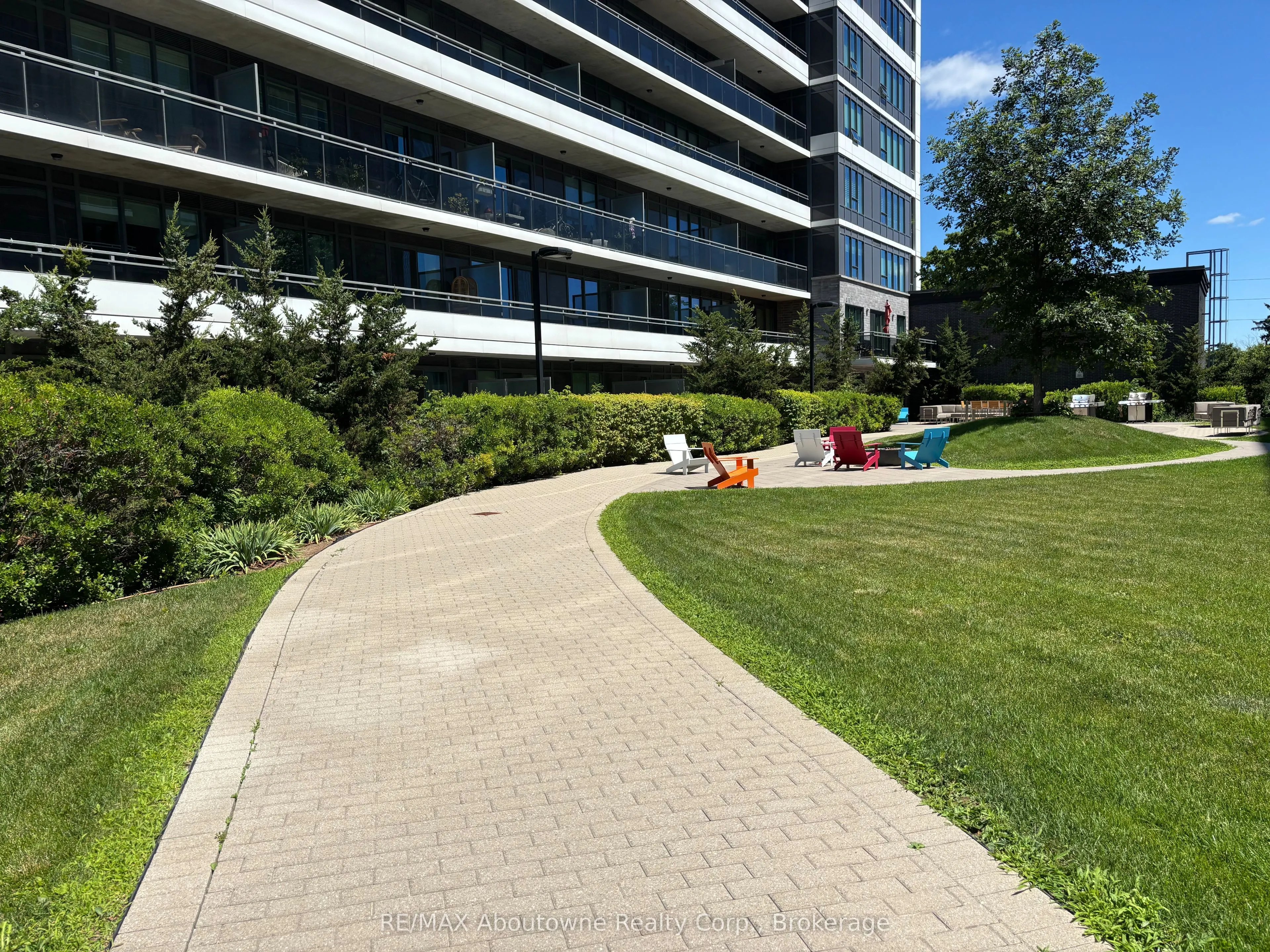 53 Arthur Street S, #RL5