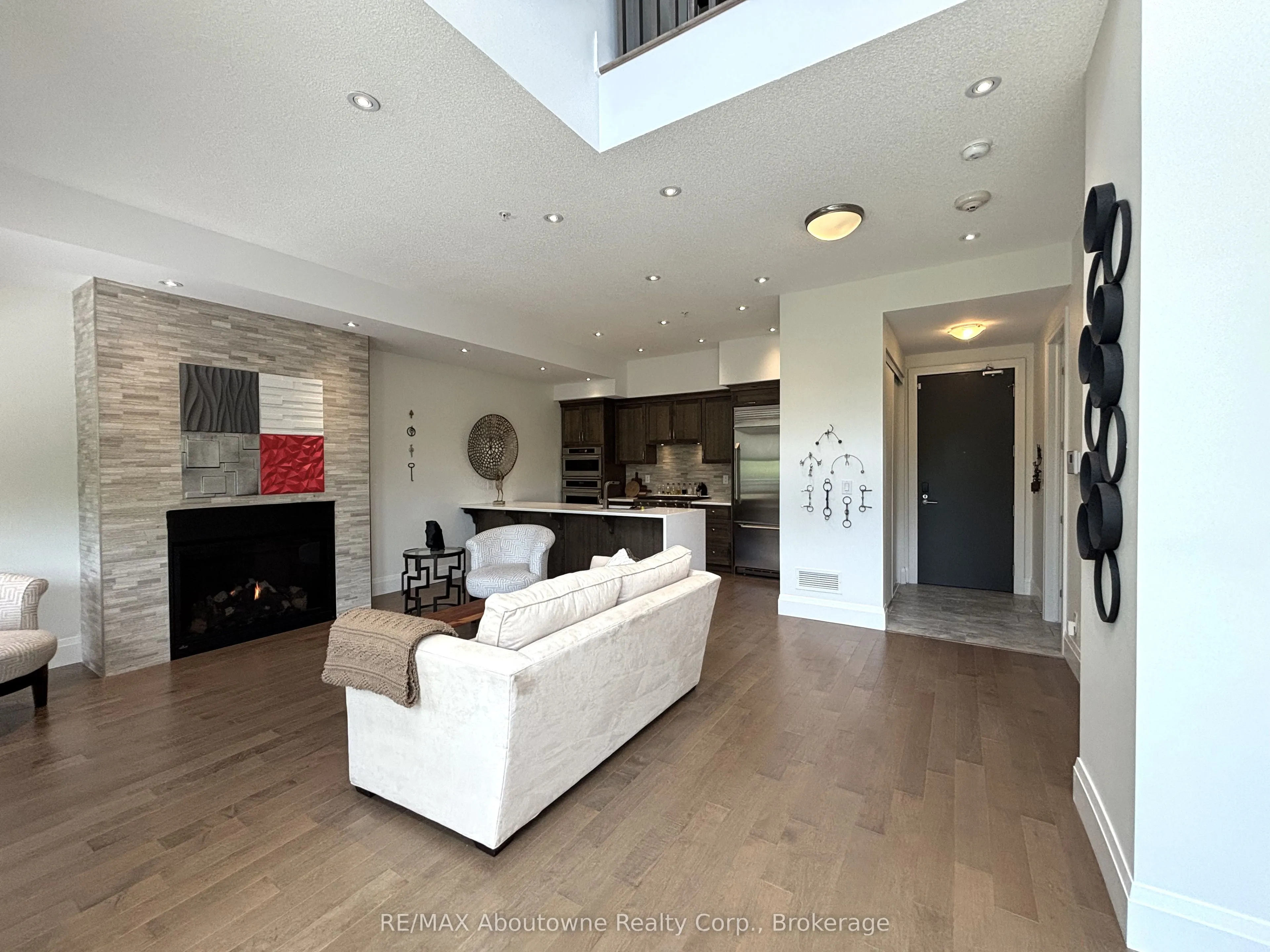 53 Arthur Street S, #RL5