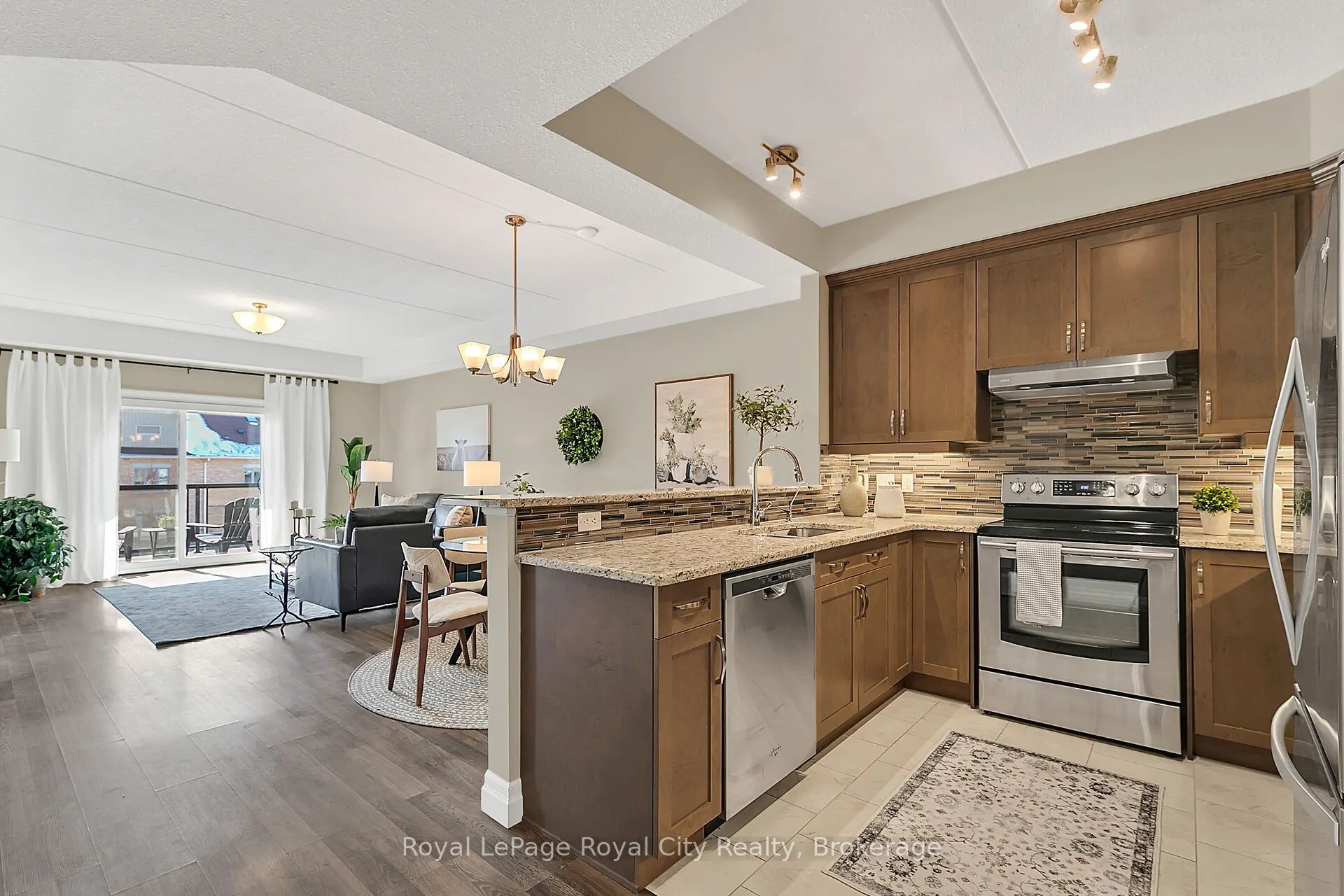 23 Stumpf Street, #204