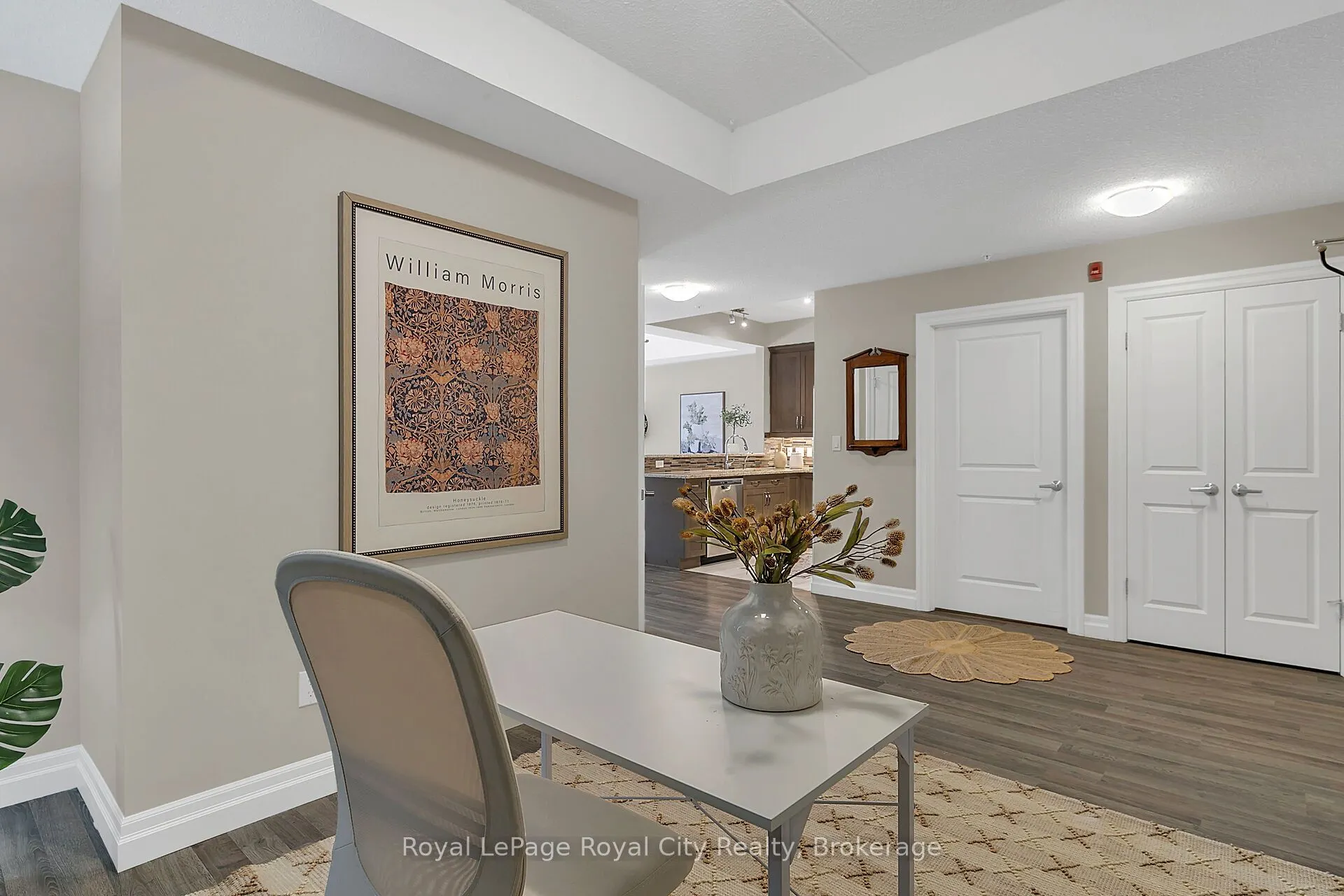 23 Stumpf Street, #204