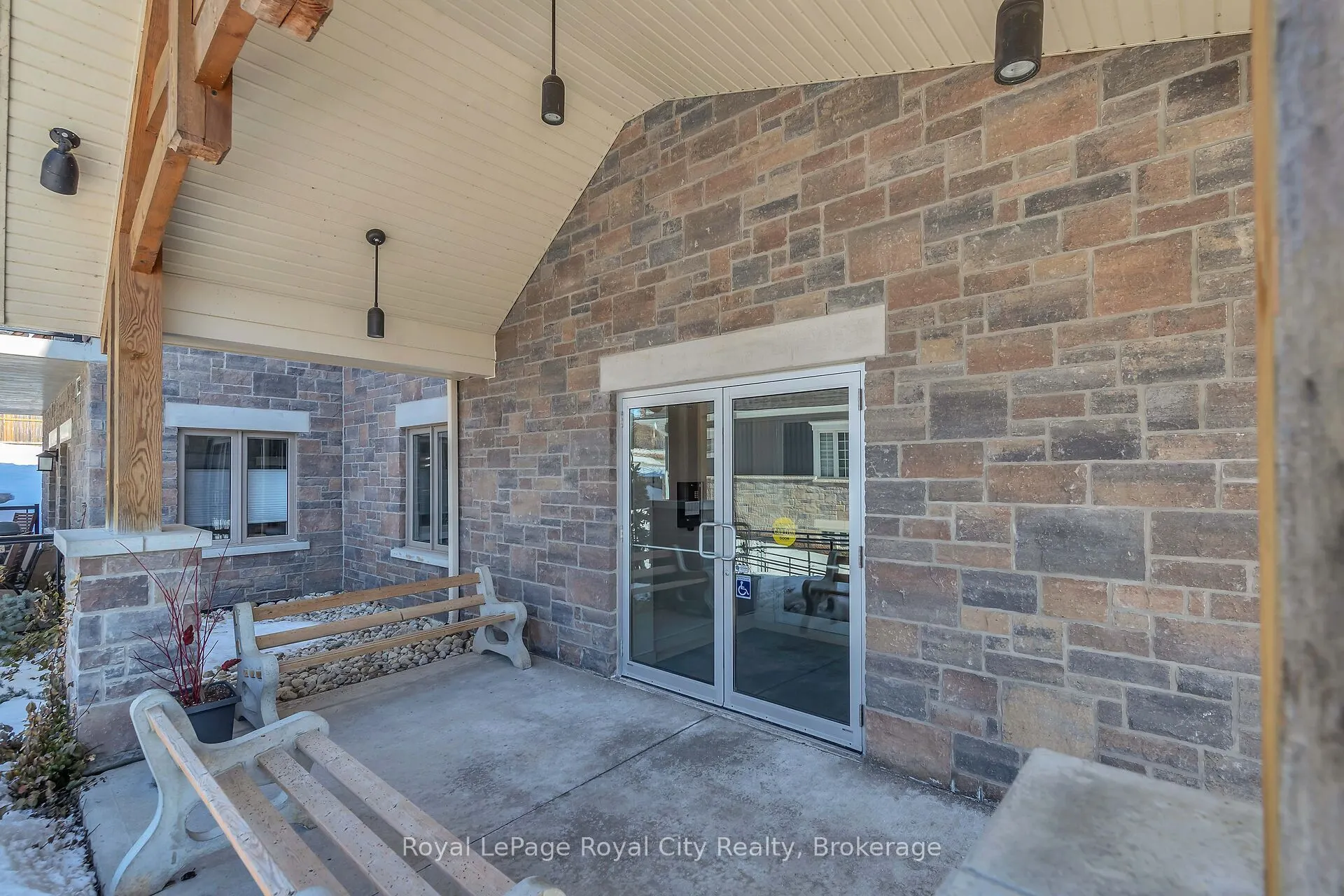 23 Stumpf Street, #204