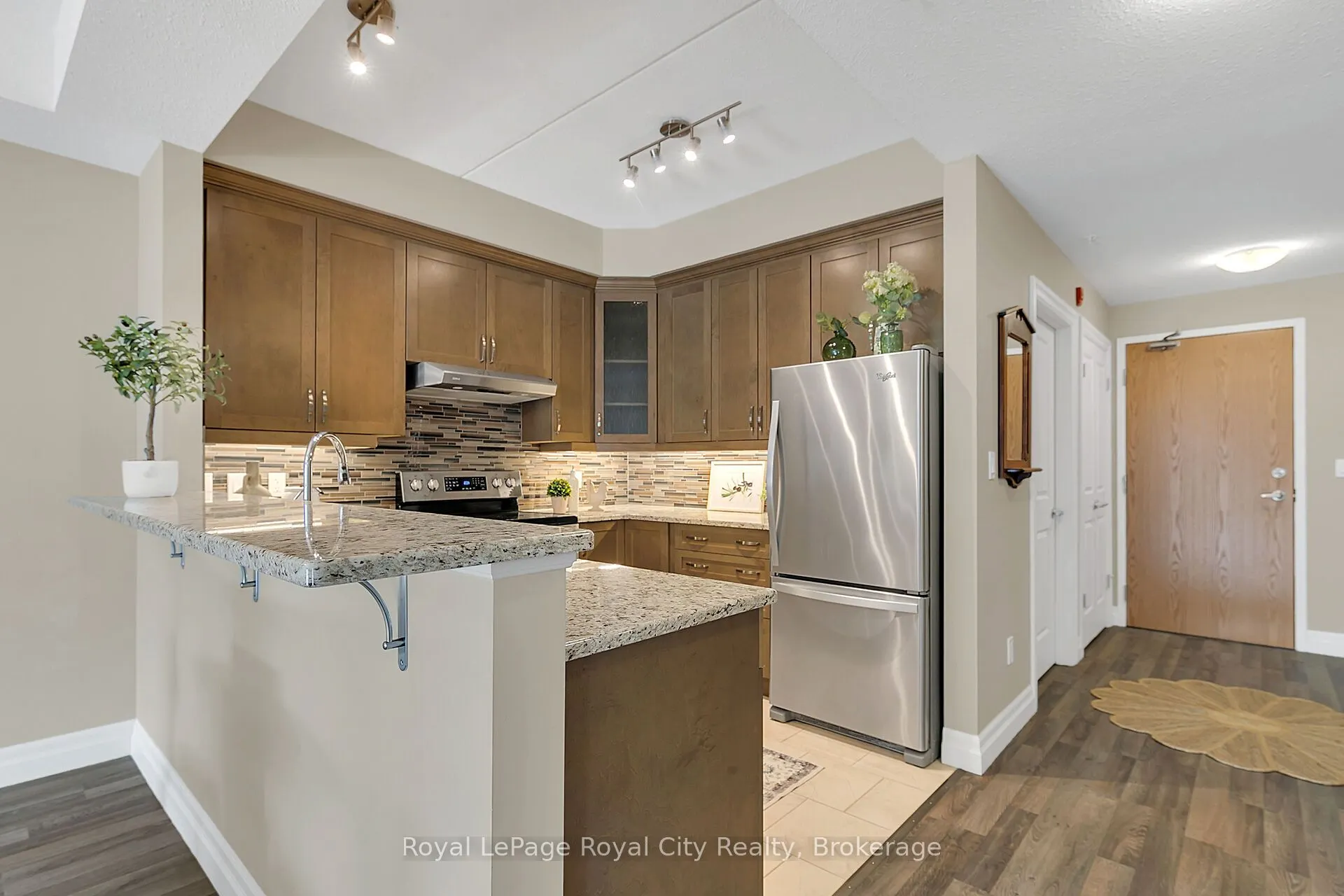 23 Stumpf Street, #204