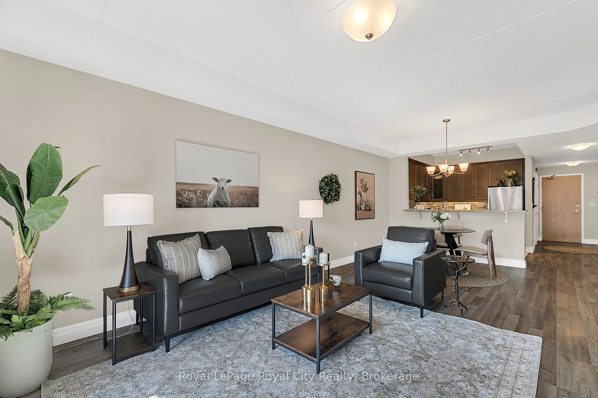 23 Stumpf Street, #204
