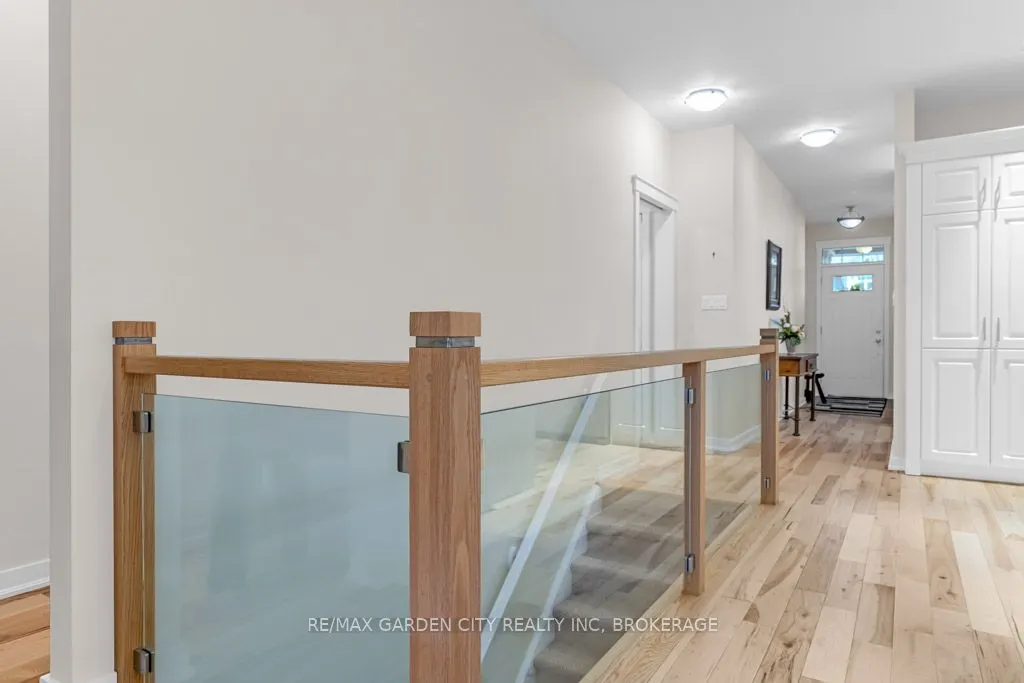 2880 King Street, #20