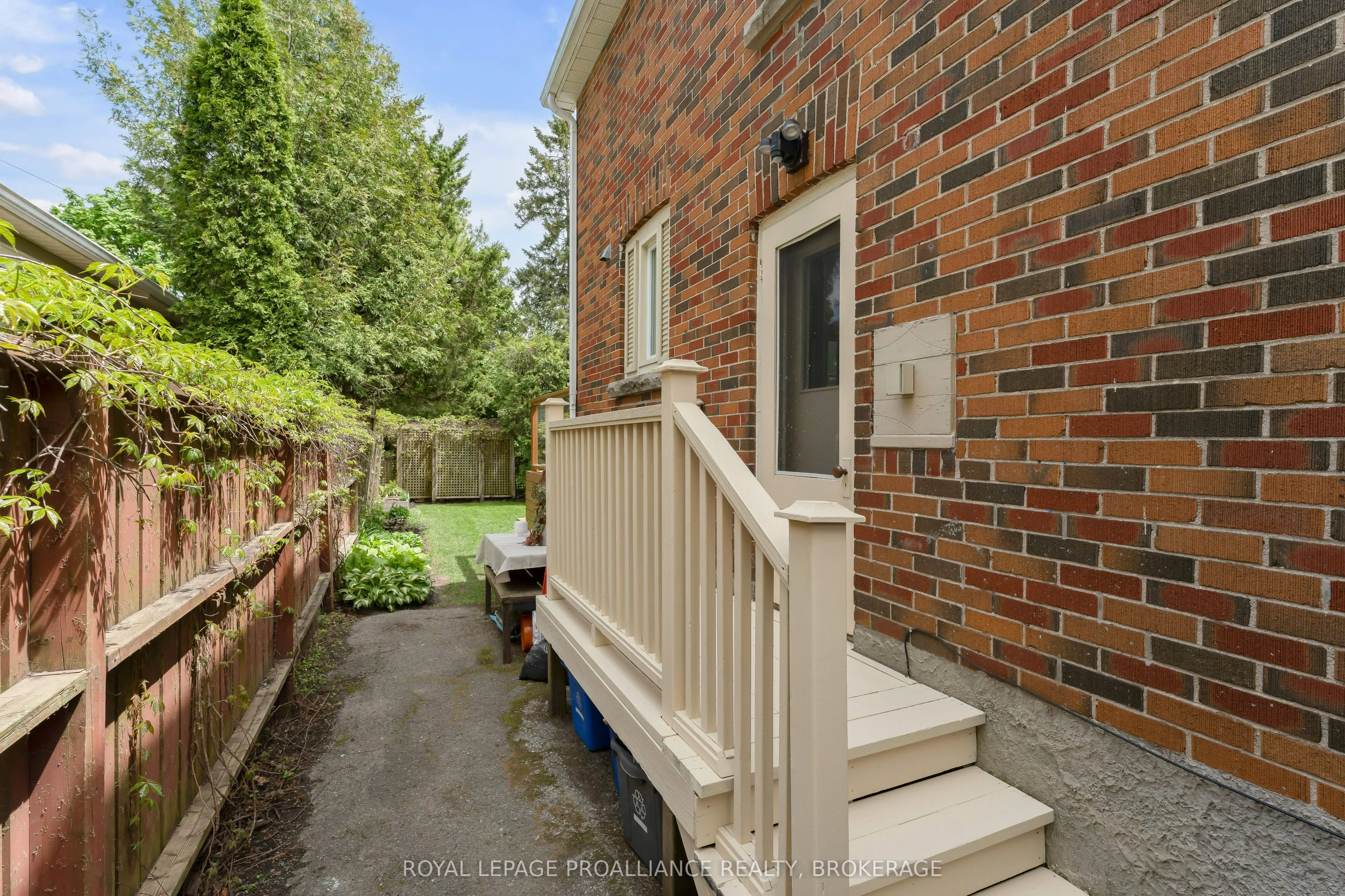 295 College Street