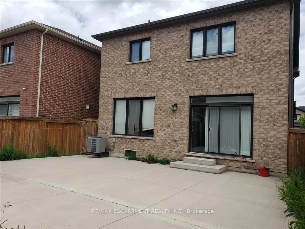 36 ALDGATE Avenue