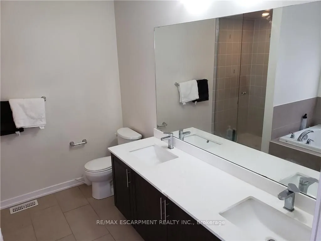 36 ALDGATE Avenue