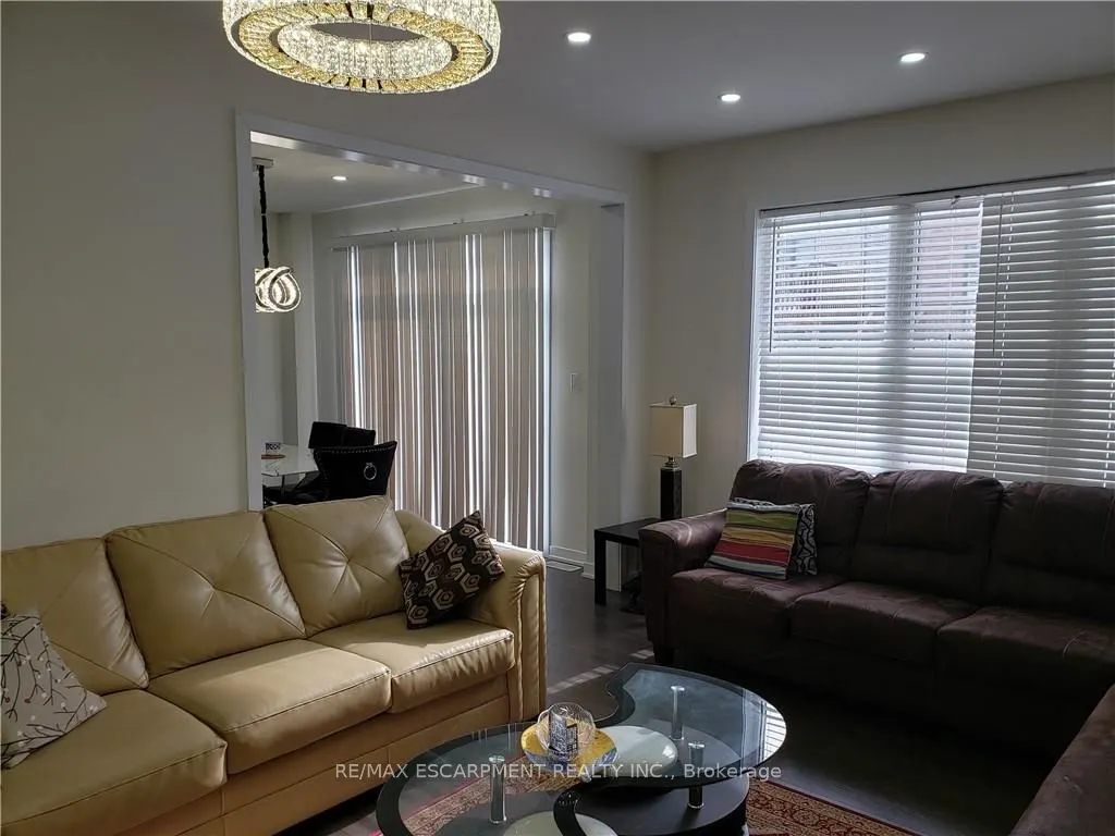 36 ALDGATE Avenue
