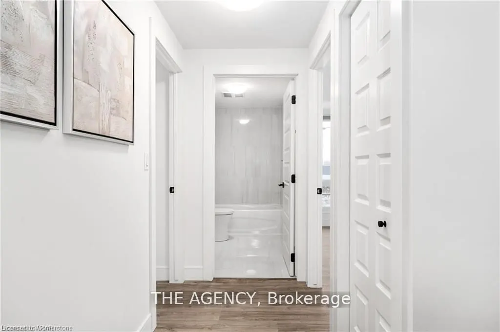 2 Dundas Street W, #401