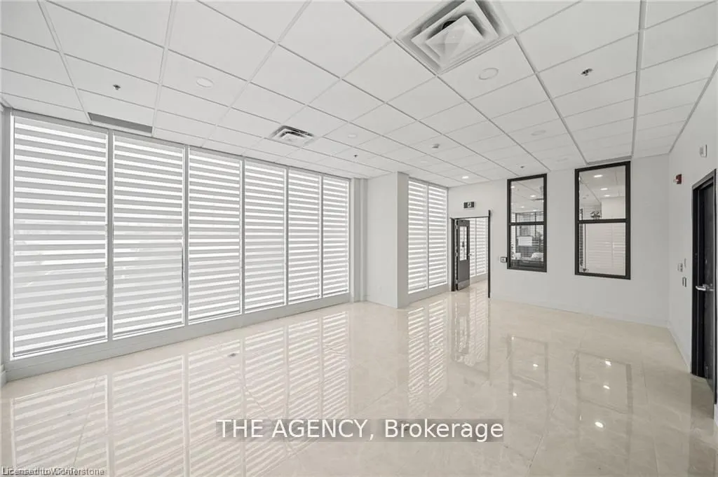 2 Dundas Street W, #401