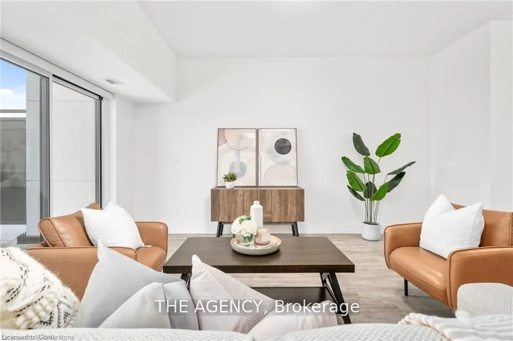 2 Dundas Street W, #401