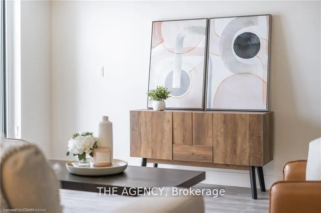 2 Dundas Street W, #401