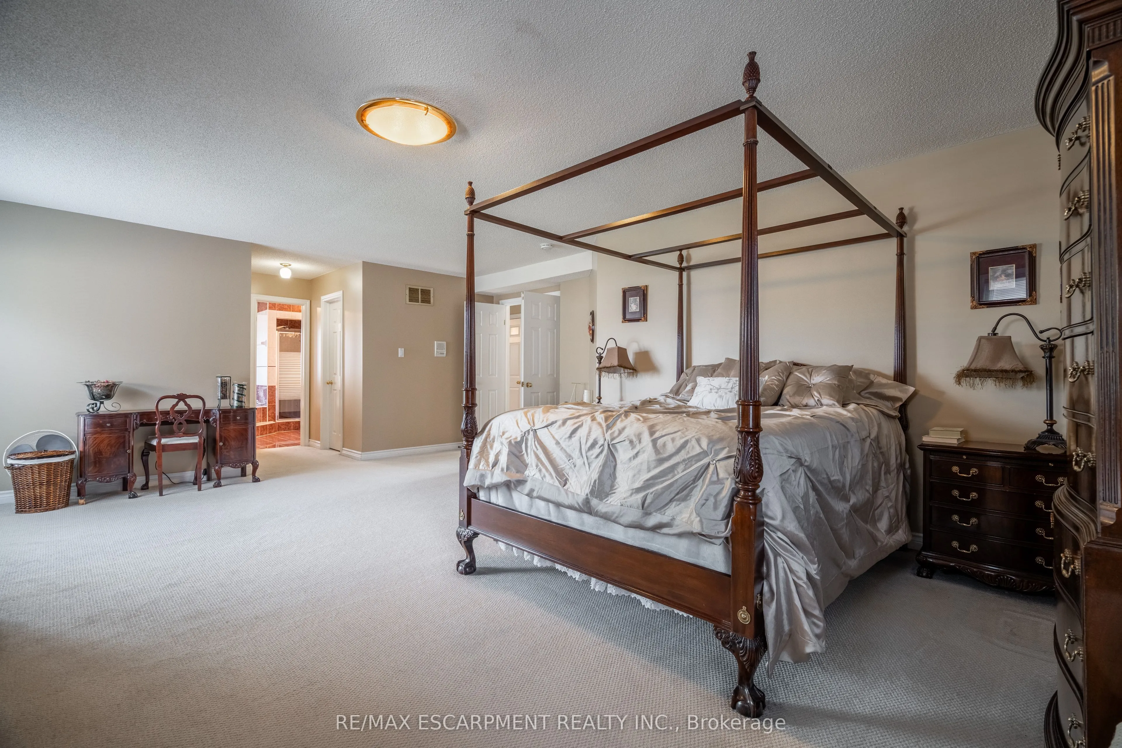 89 Meadowlands Boulevard