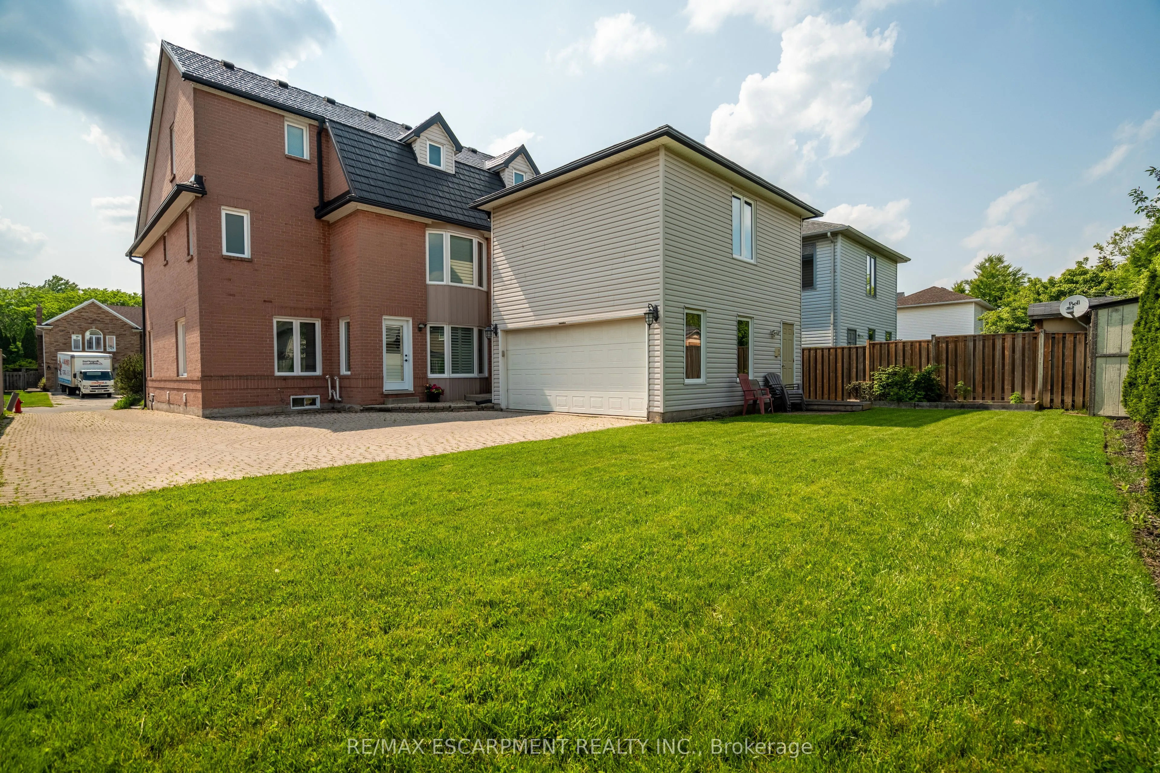 89 Meadowlands Boulevard