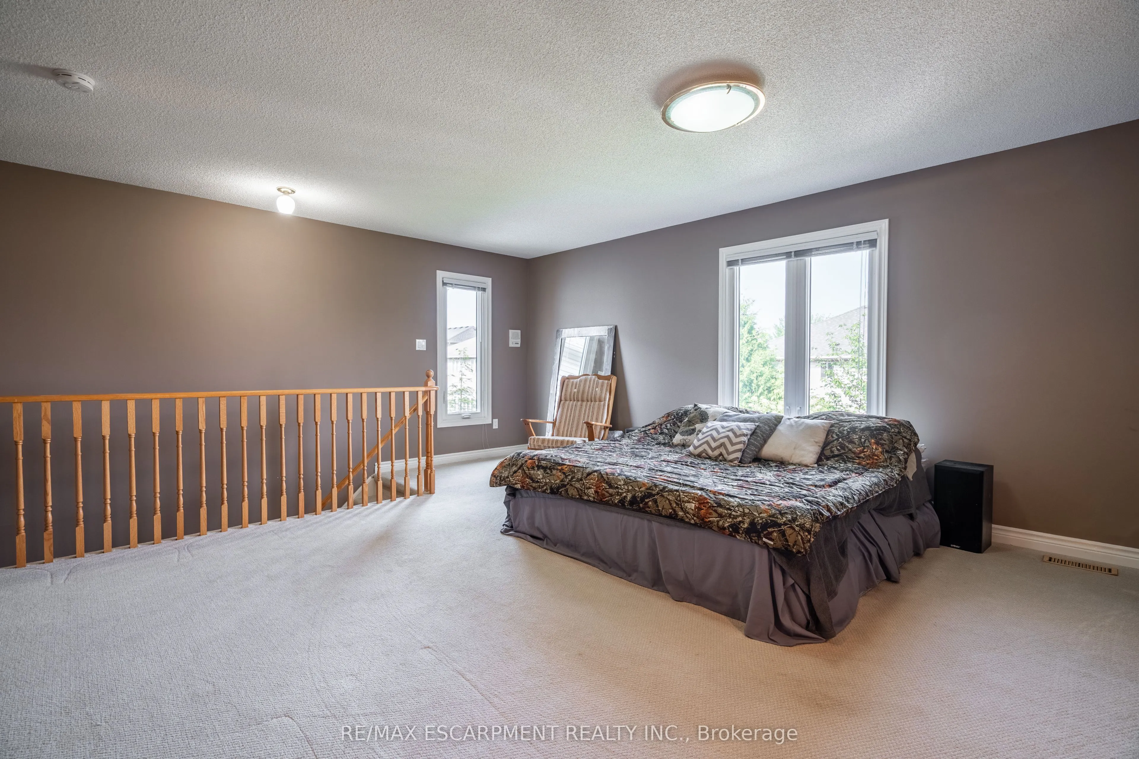 89 Meadowlands Boulevard