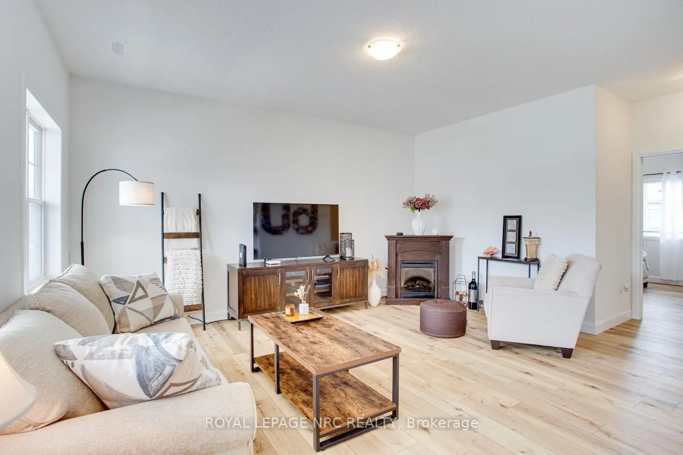 12 SHORES Lane, #B