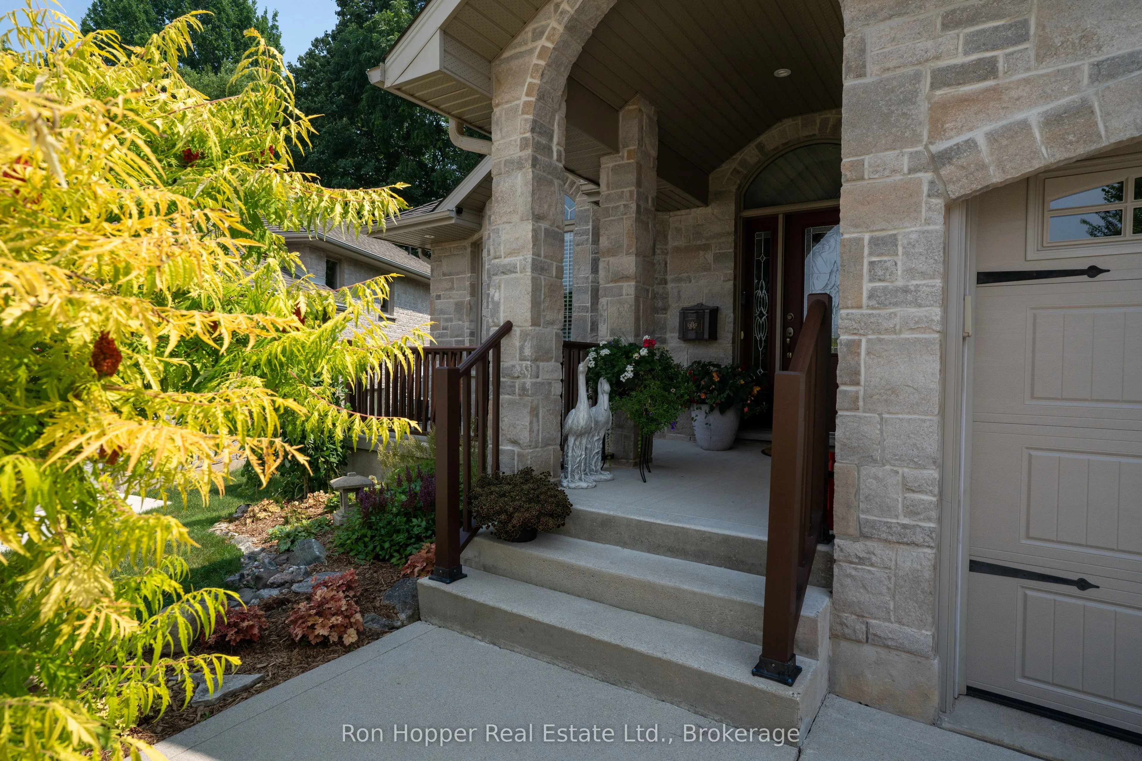 217 2nd Street W