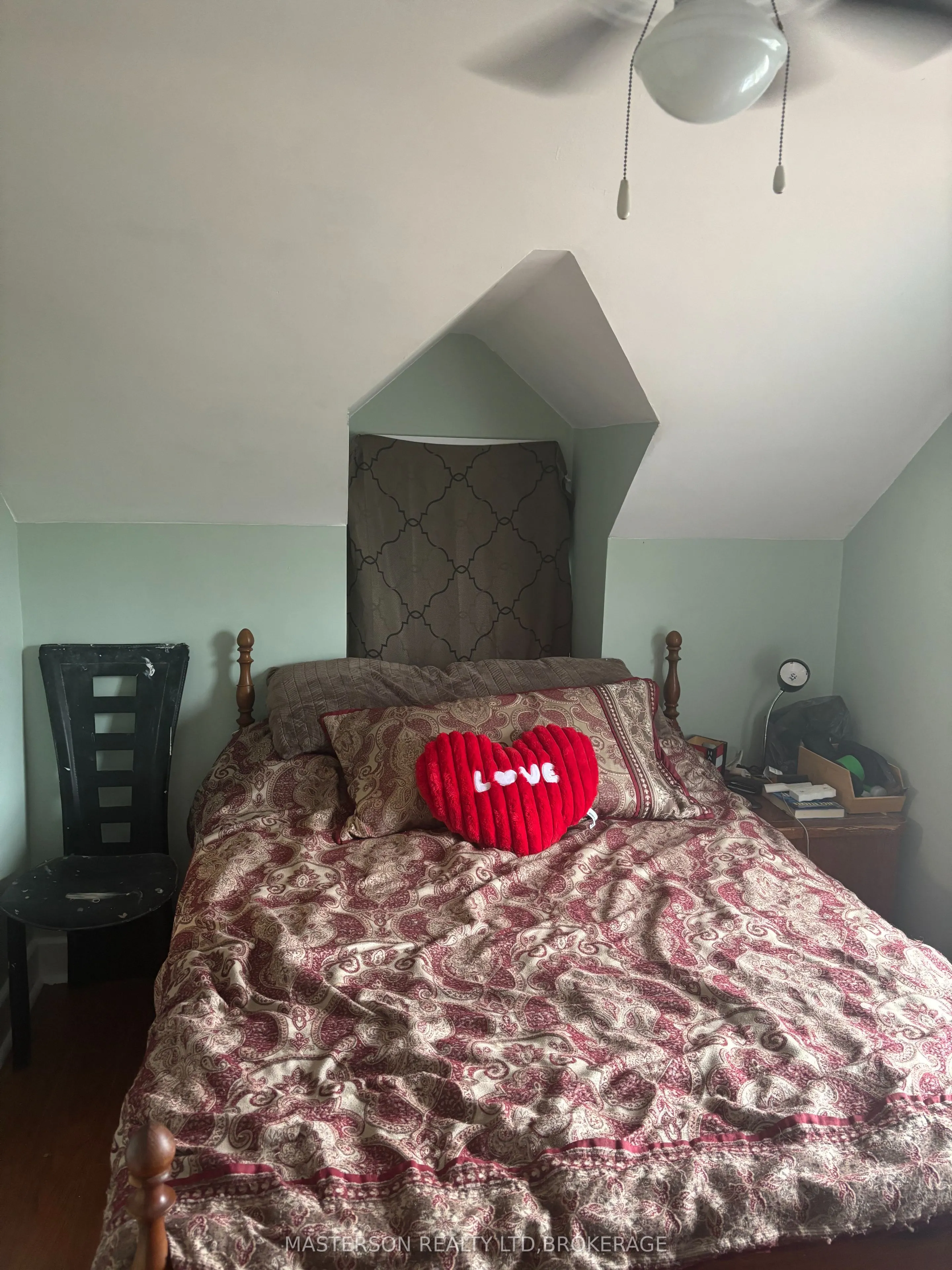 12 Chestnut Street E