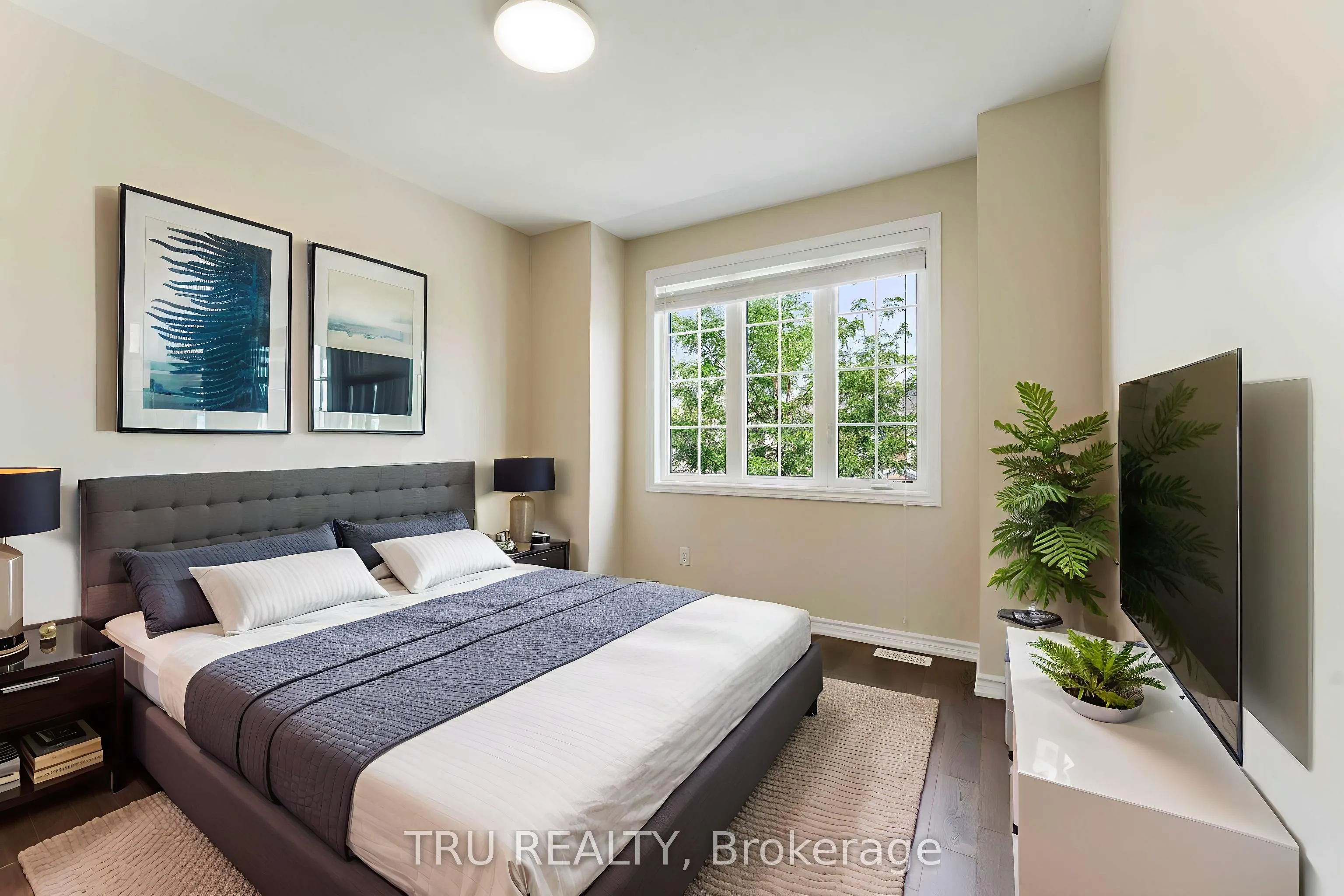 352 Meadowbreeze Drive