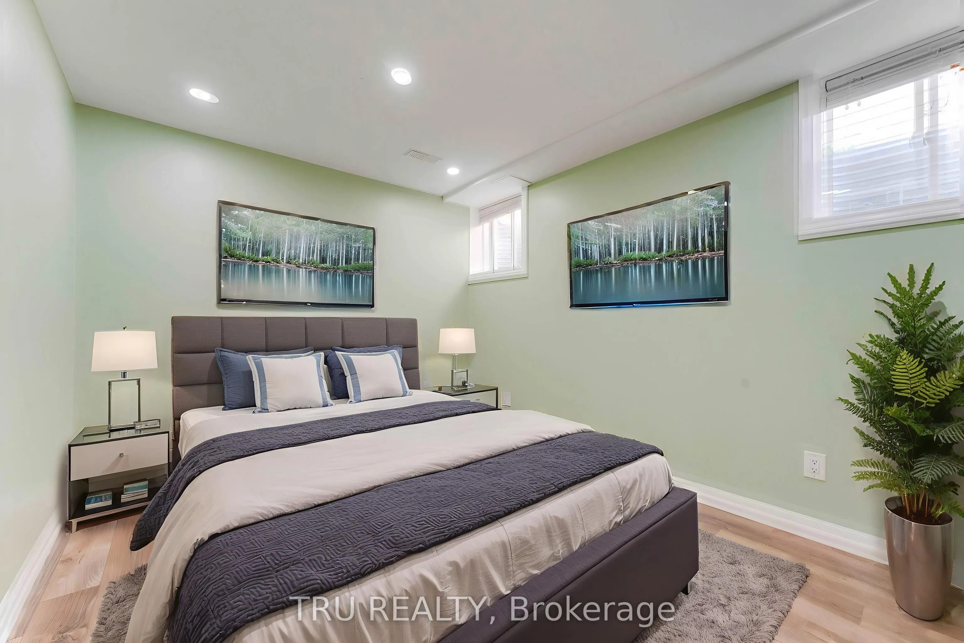 352 Meadowbreeze Drive