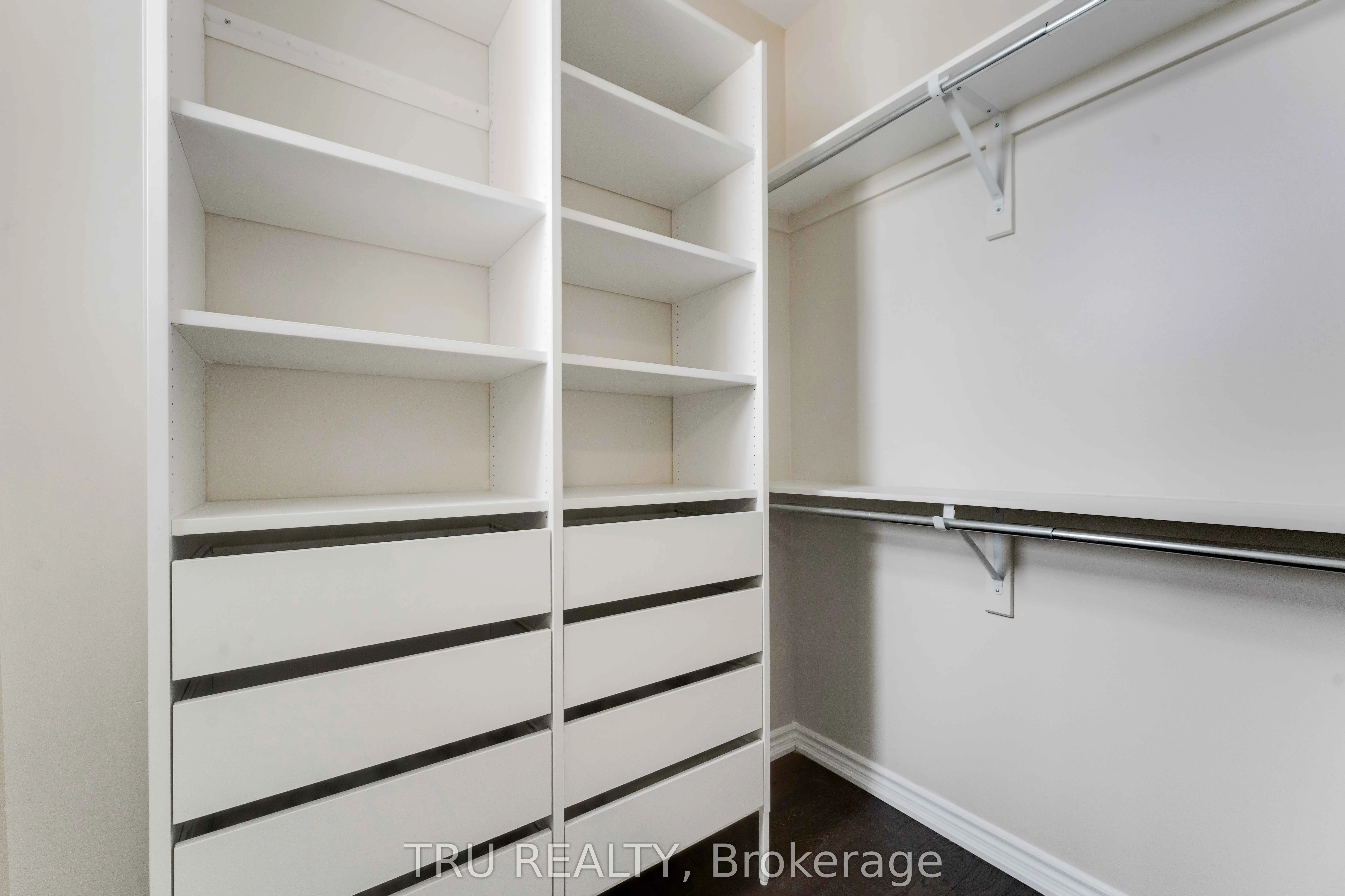 352 Meadowbreeze Drive