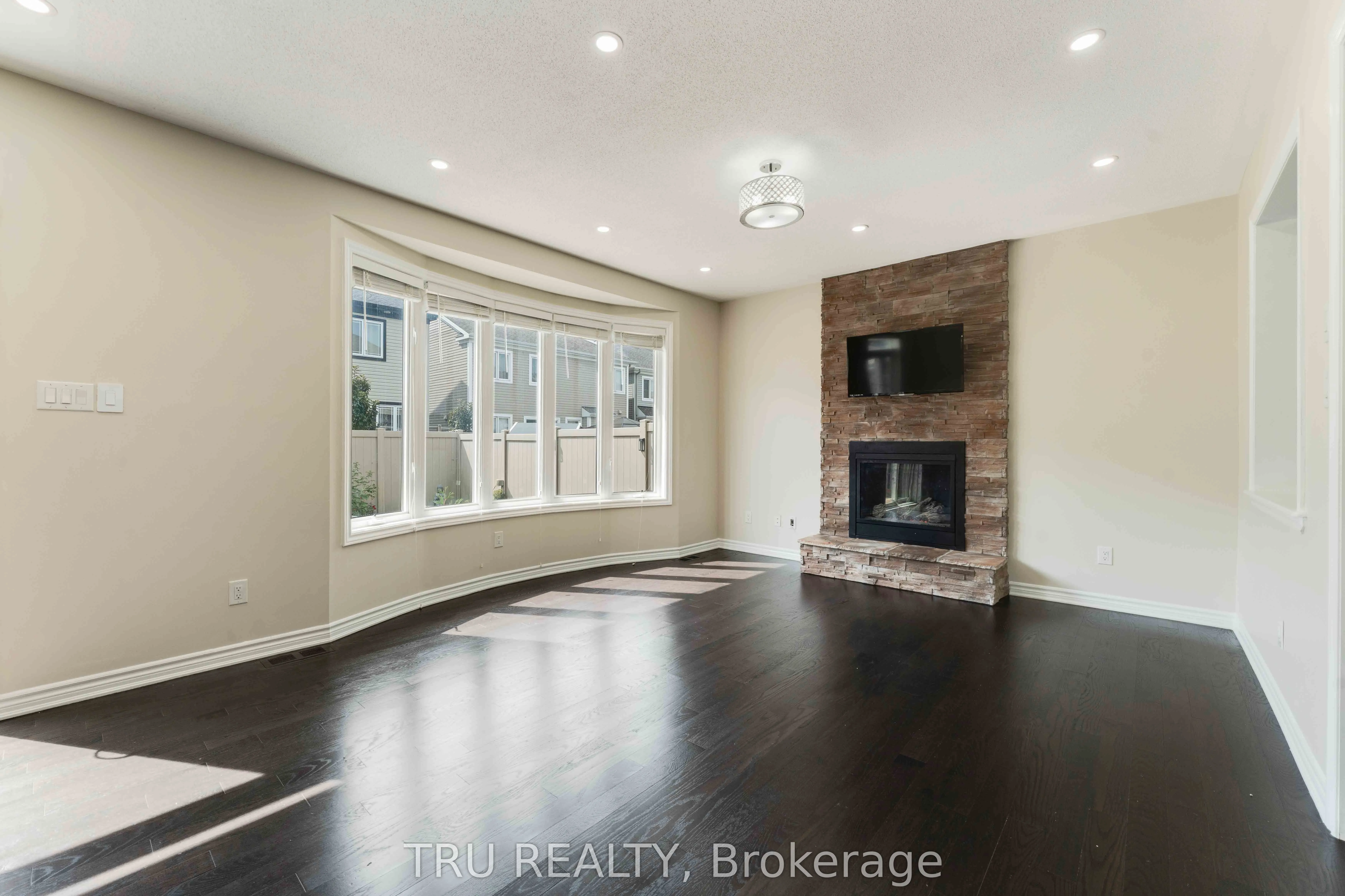 352 Meadowbreeze Drive