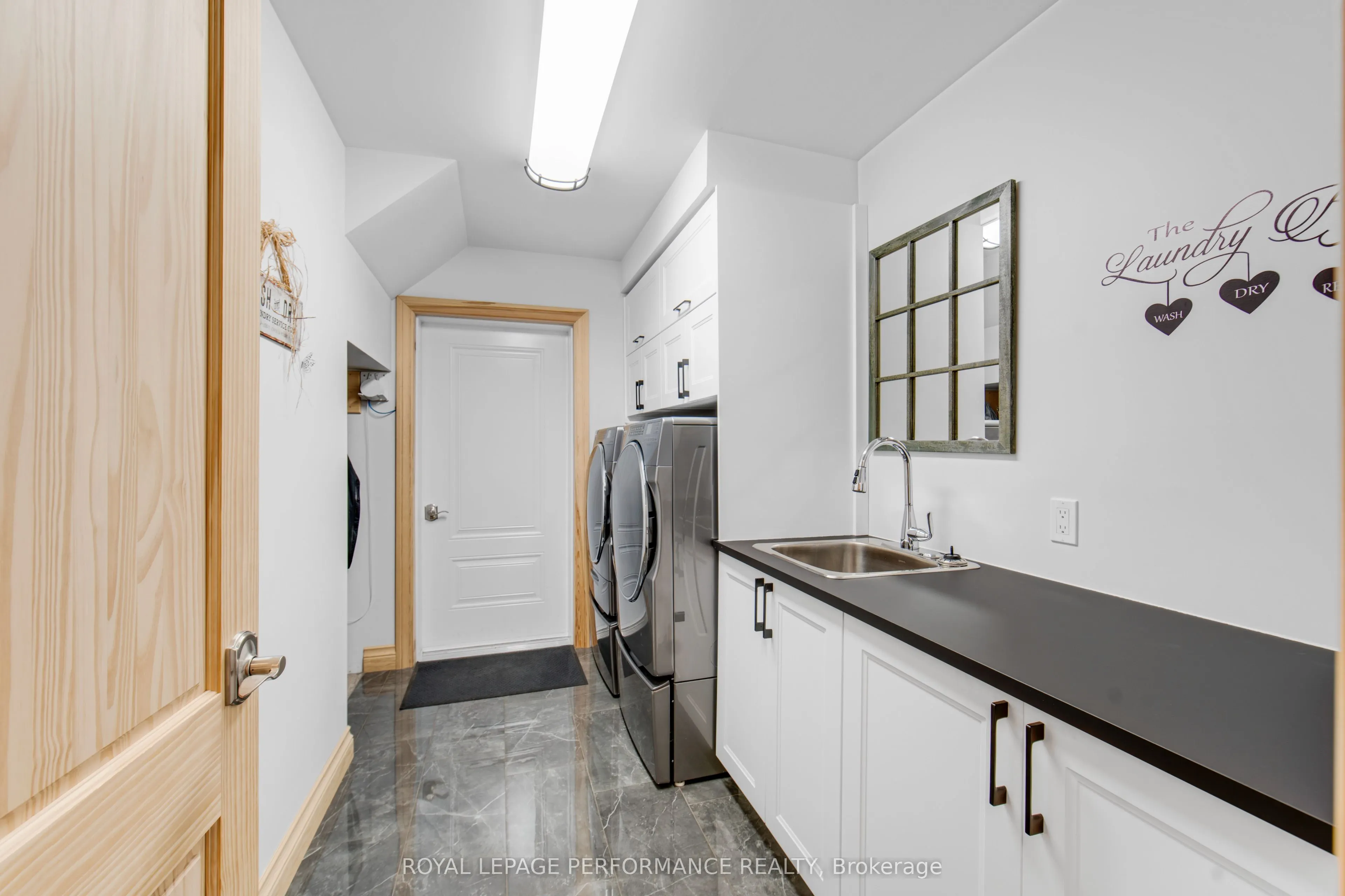 19442 Kenyon Rd Conc 1 Concession