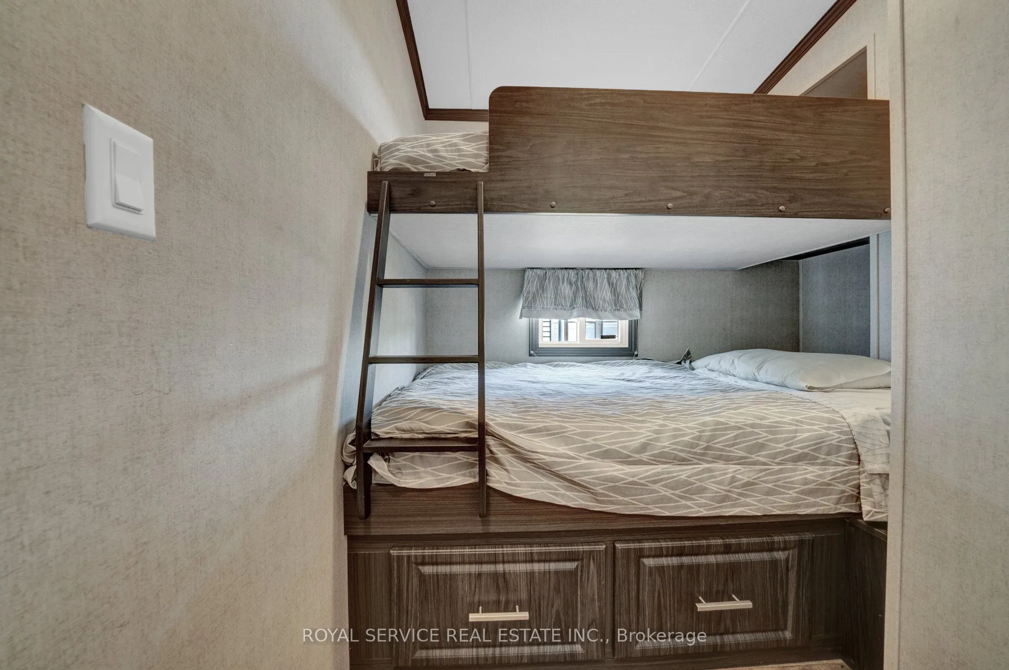 1235 Villiers Line, #66CH