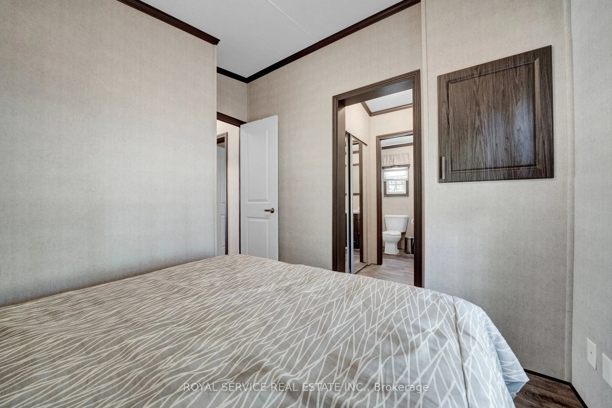 1235 Villiers Line, #66CH