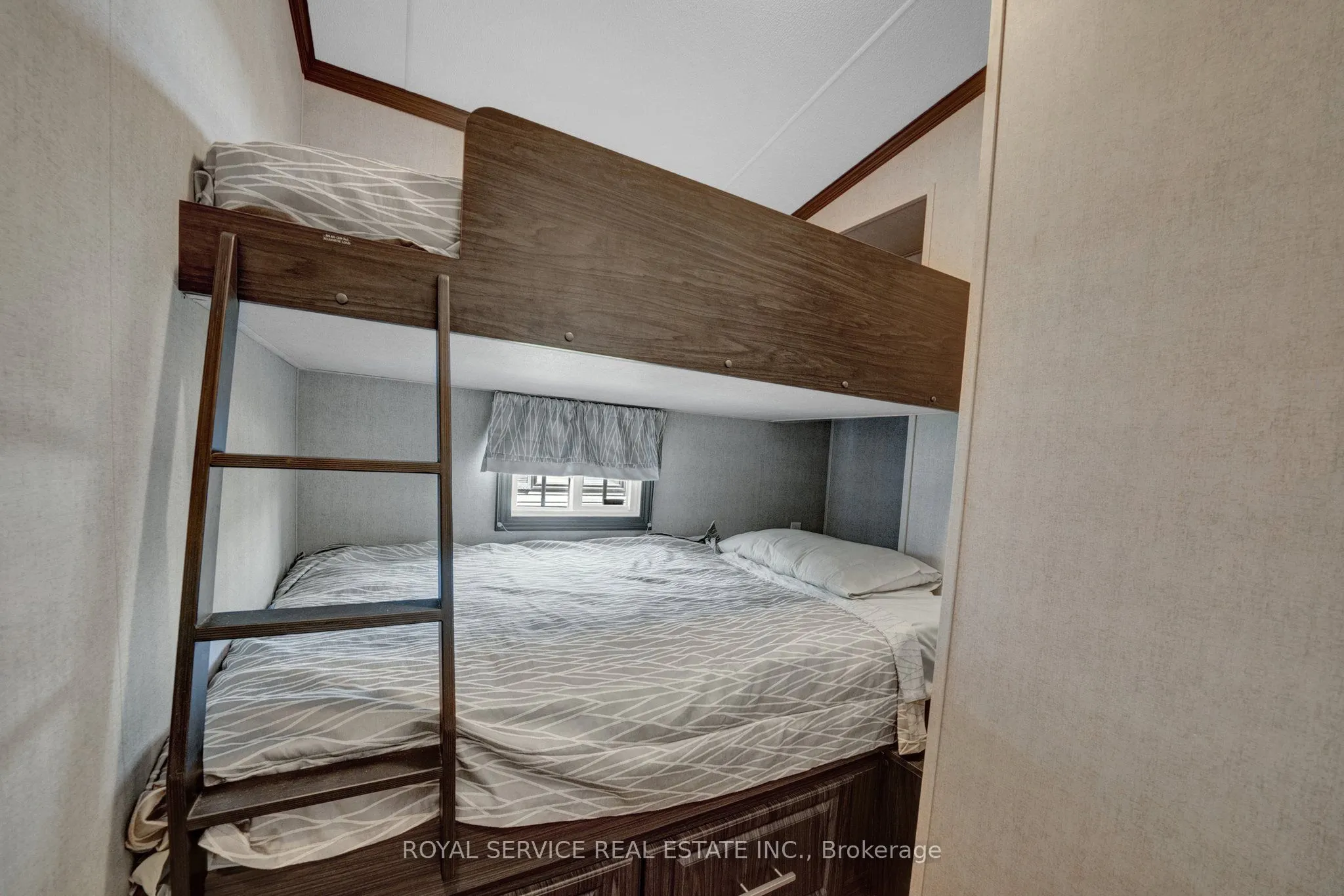 1235 Villiers Line, #66CH