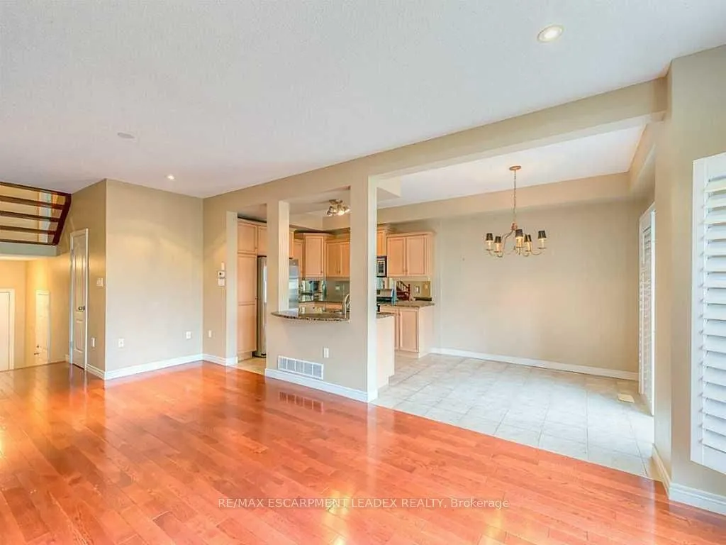 60 CLOVERLEAF Drive, #9