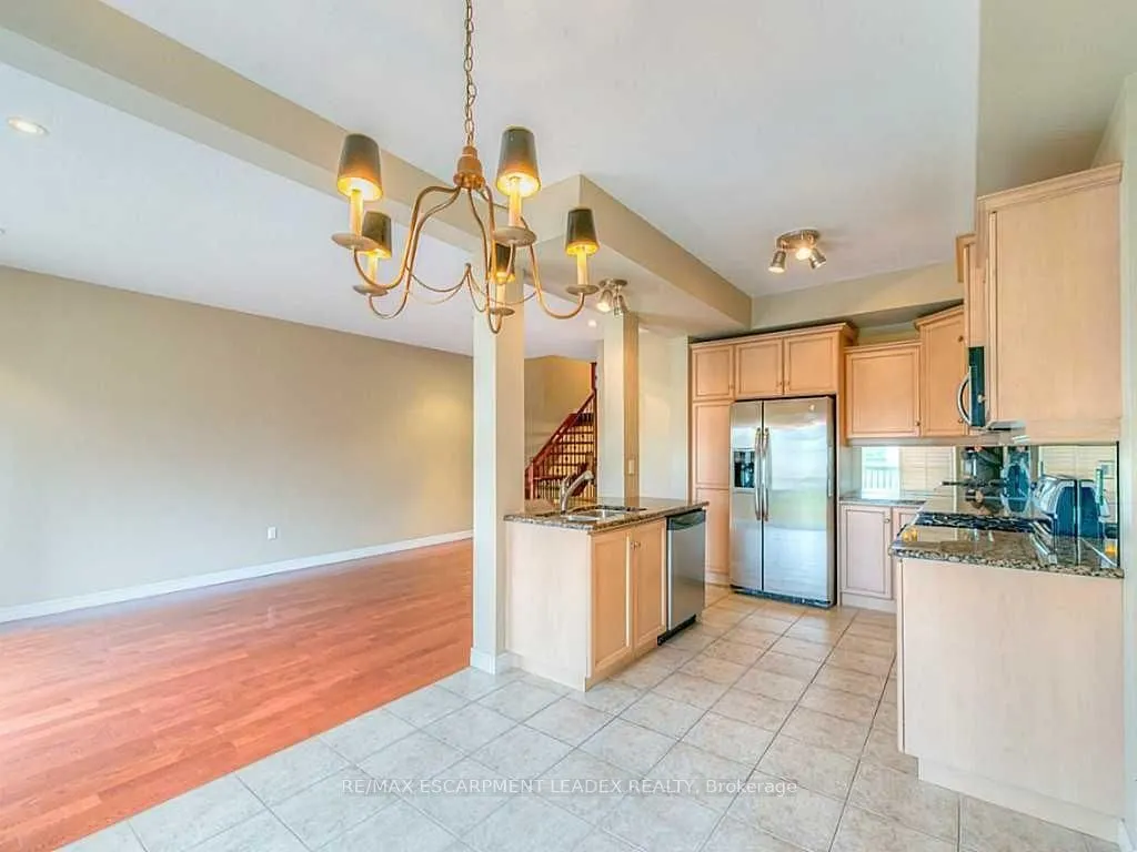 60 CLOVERLEAF Drive, #9