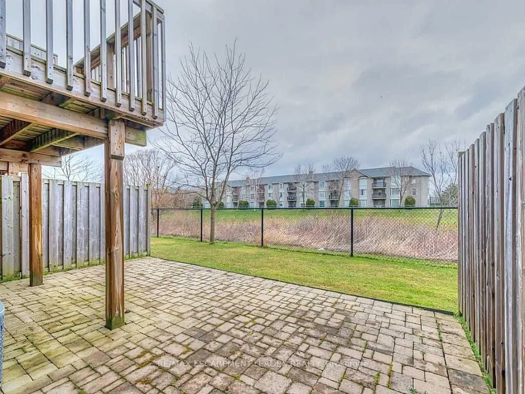 60 CLOVERLEAF Drive, #9