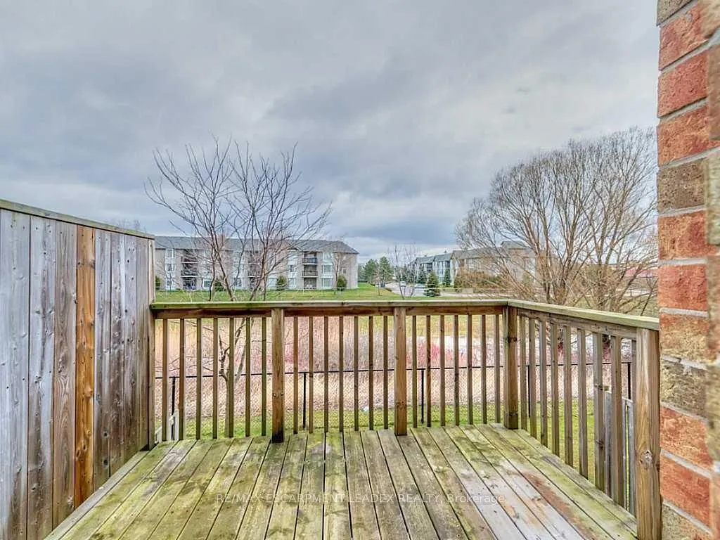 60 CLOVERLEAF Drive, #9