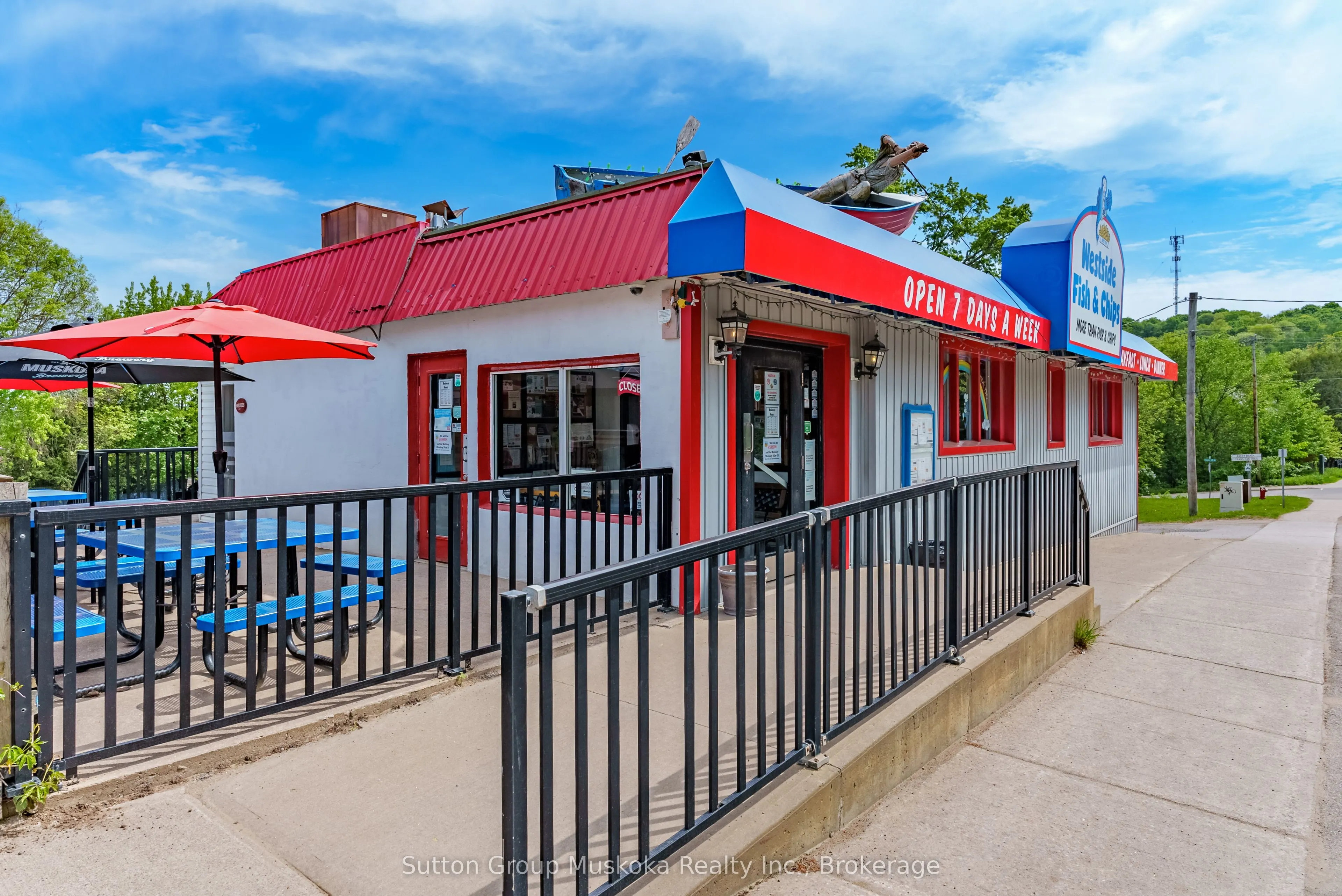 126 Main Street W