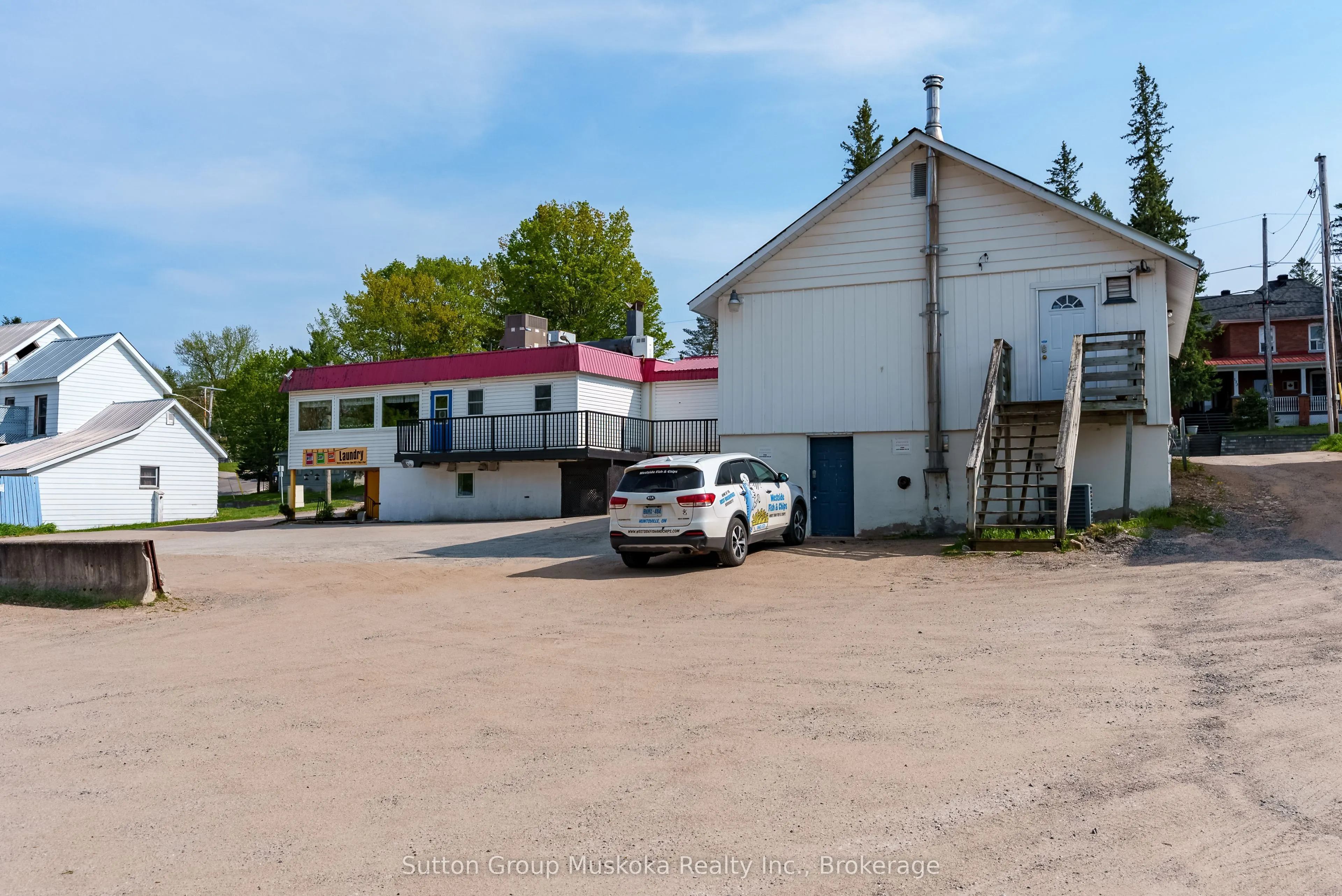126 Main Street W
